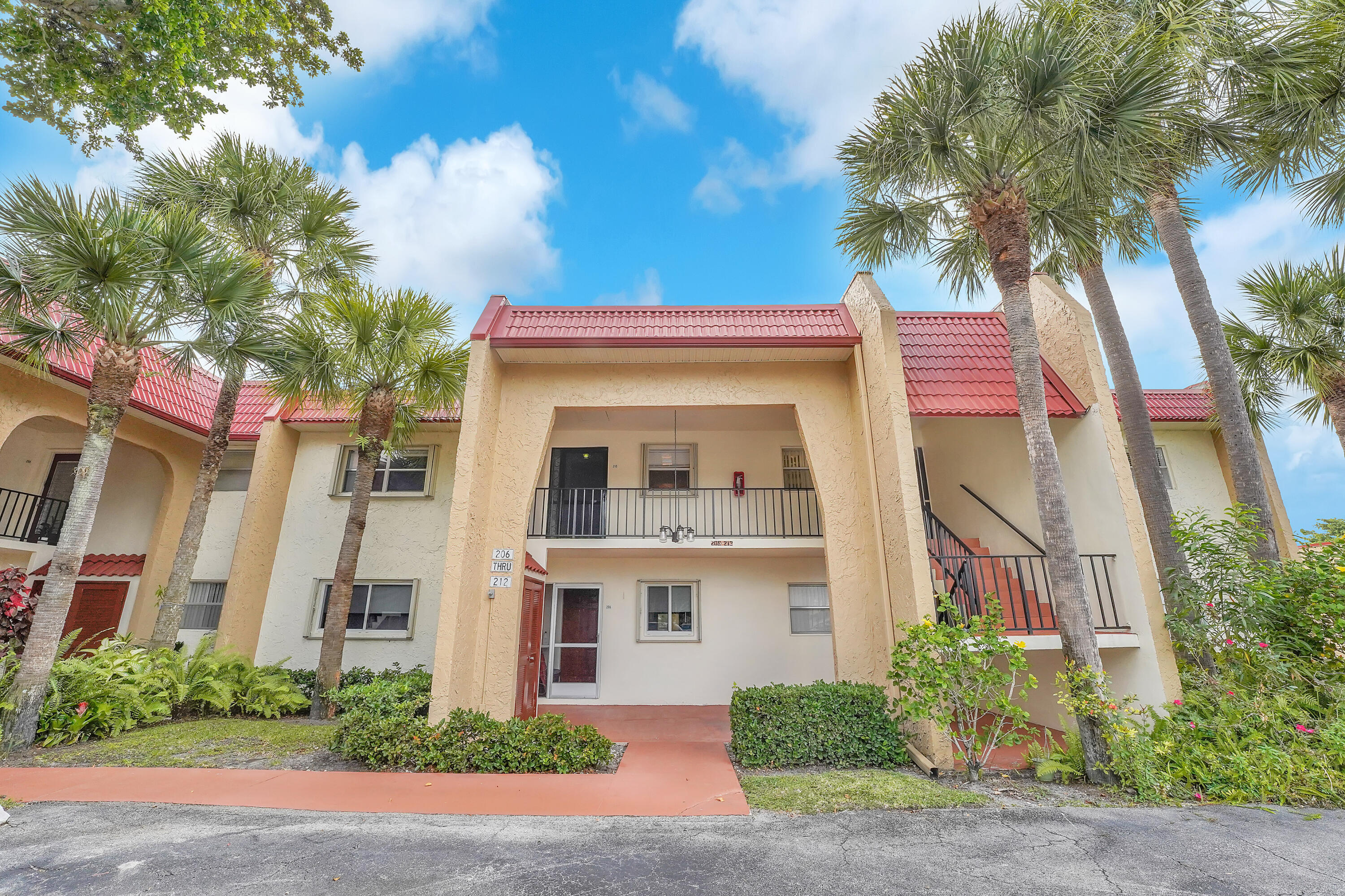 210 Lake Evelyn Drive, West Palm Beach FL 33411