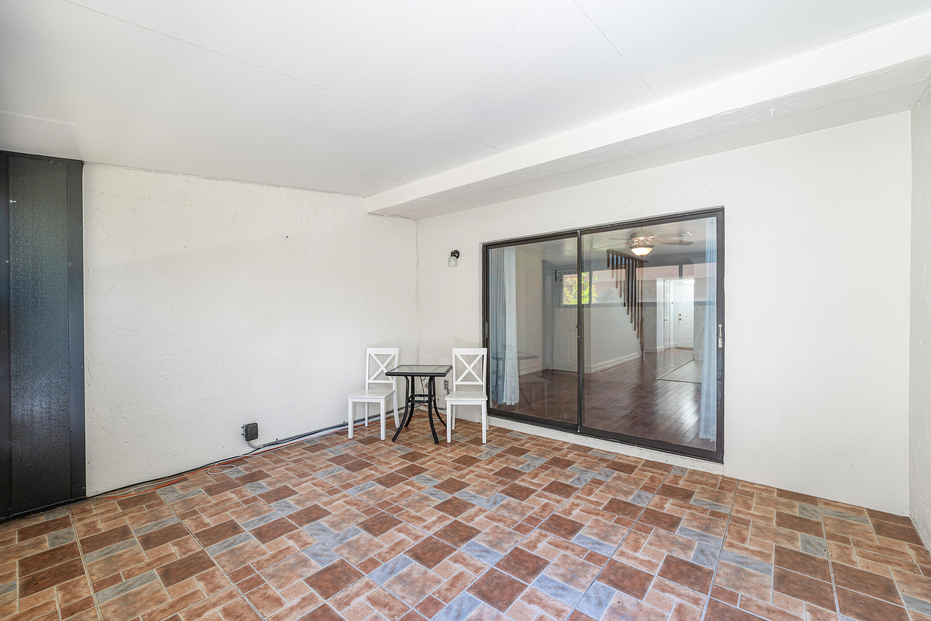 ROYAL VILLAGE TOWNHOUSES CONDO - Residential