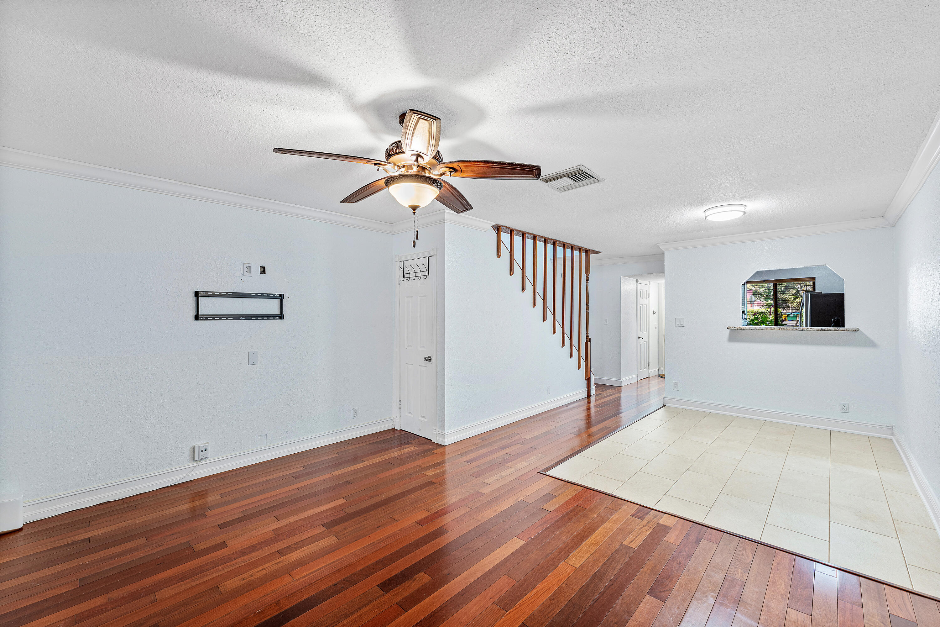 ROYAL VILLAGE TOWNHOUSES CONDO - Residential