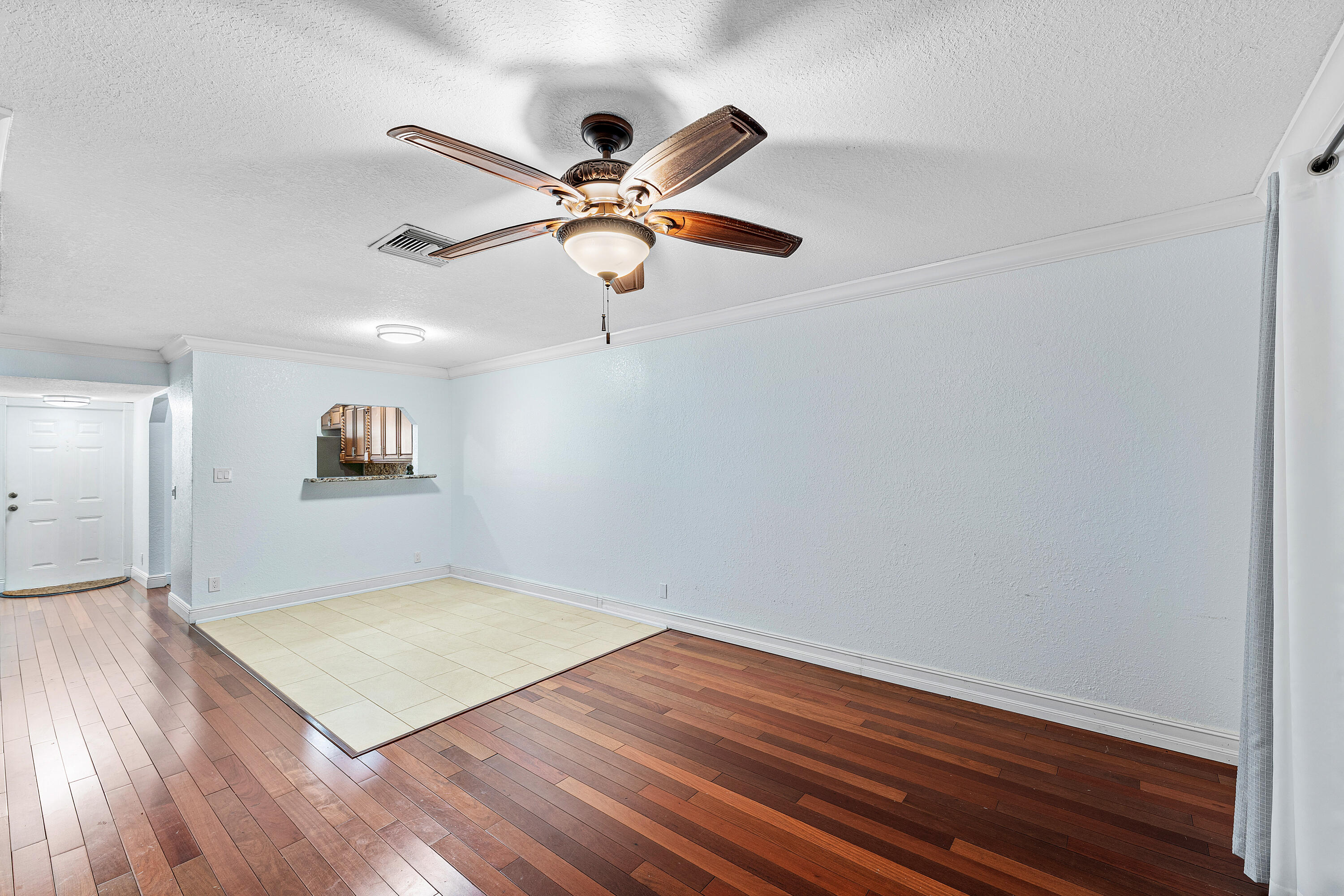 ROYAL VILLAGE TOWNHOUSES CONDO - Residential