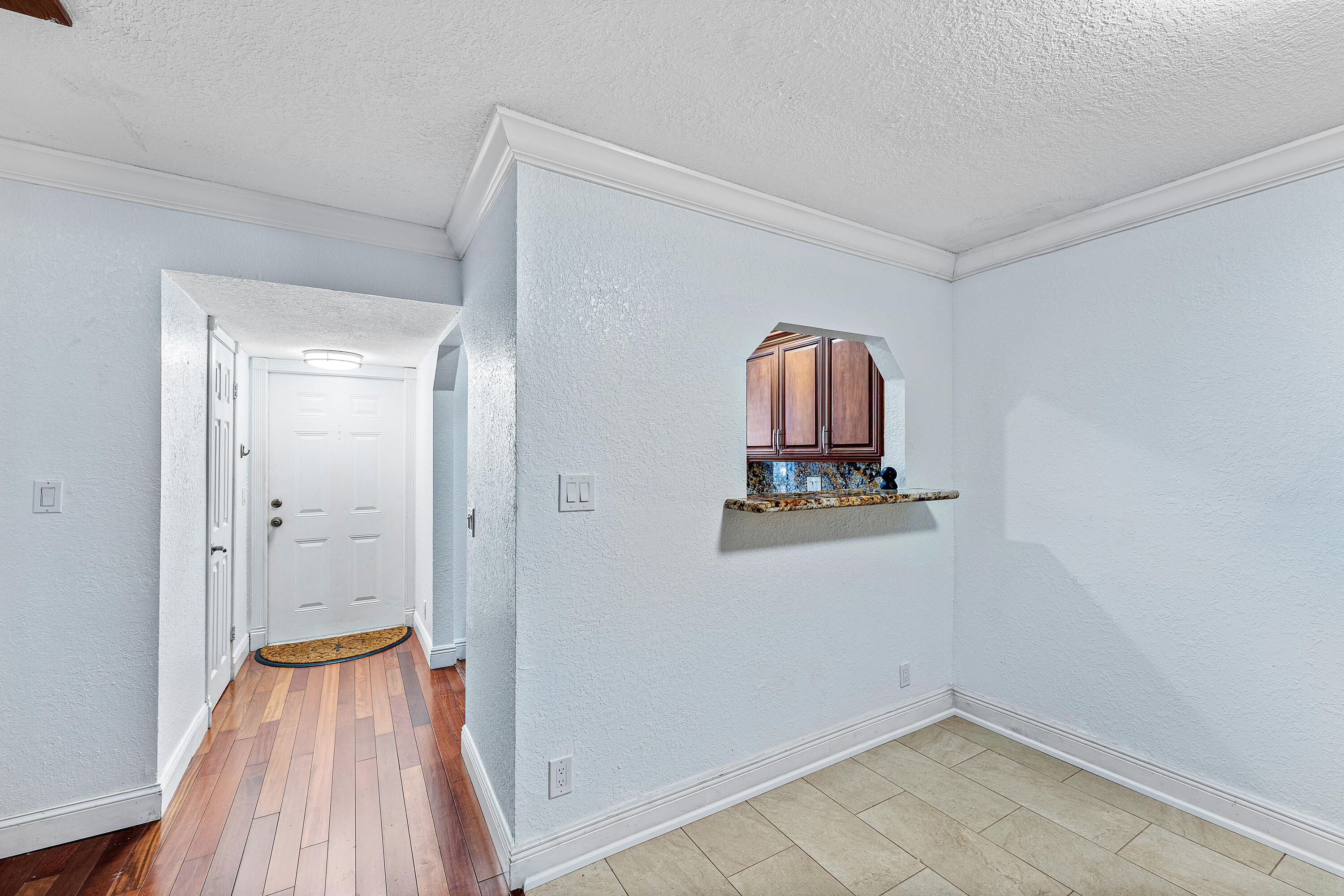 ROYAL VILLAGE TOWNHOUSES CONDO - Residential