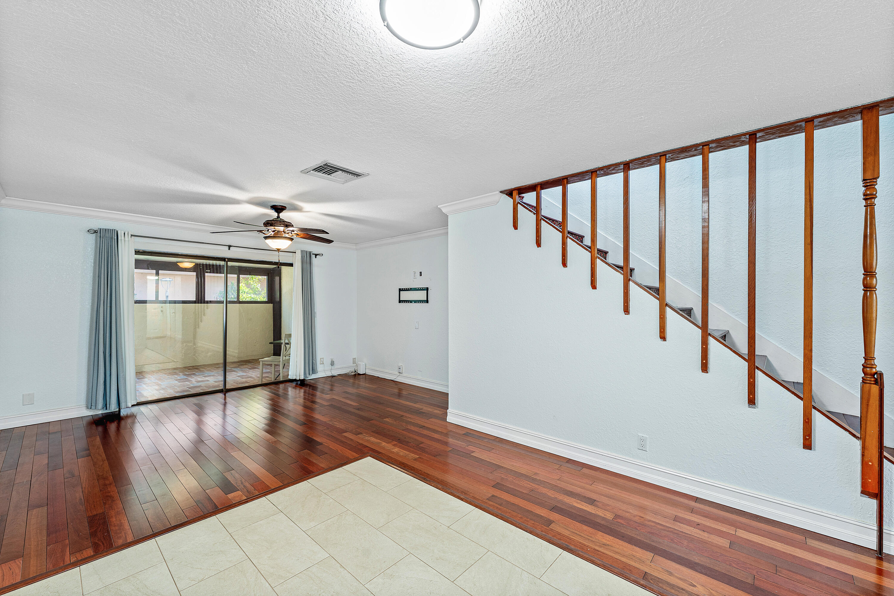 ROYAL VILLAGE TOWNHOUSES CONDO - Residential