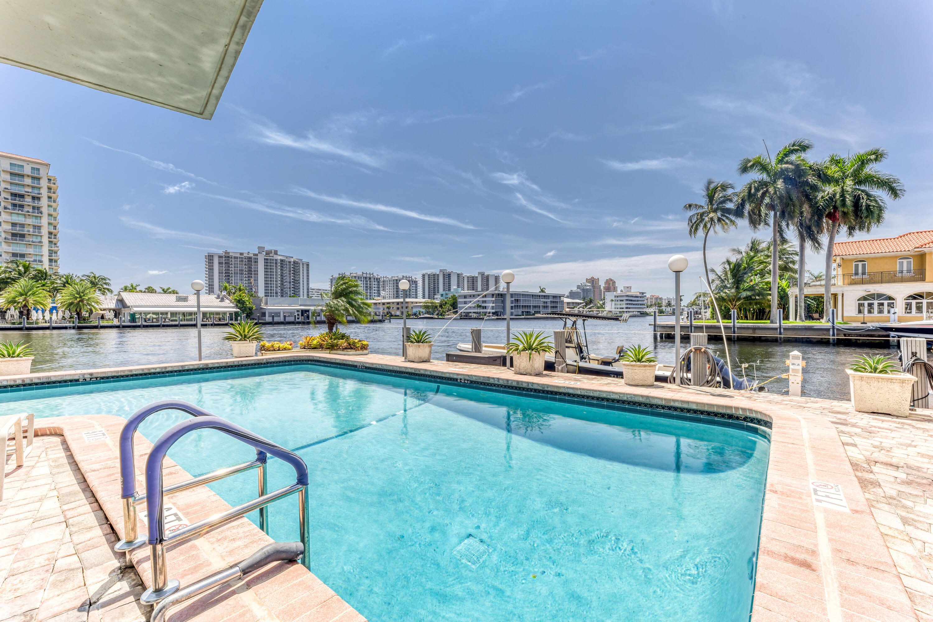 LAUDERDALE TOWER CONDO - Residential