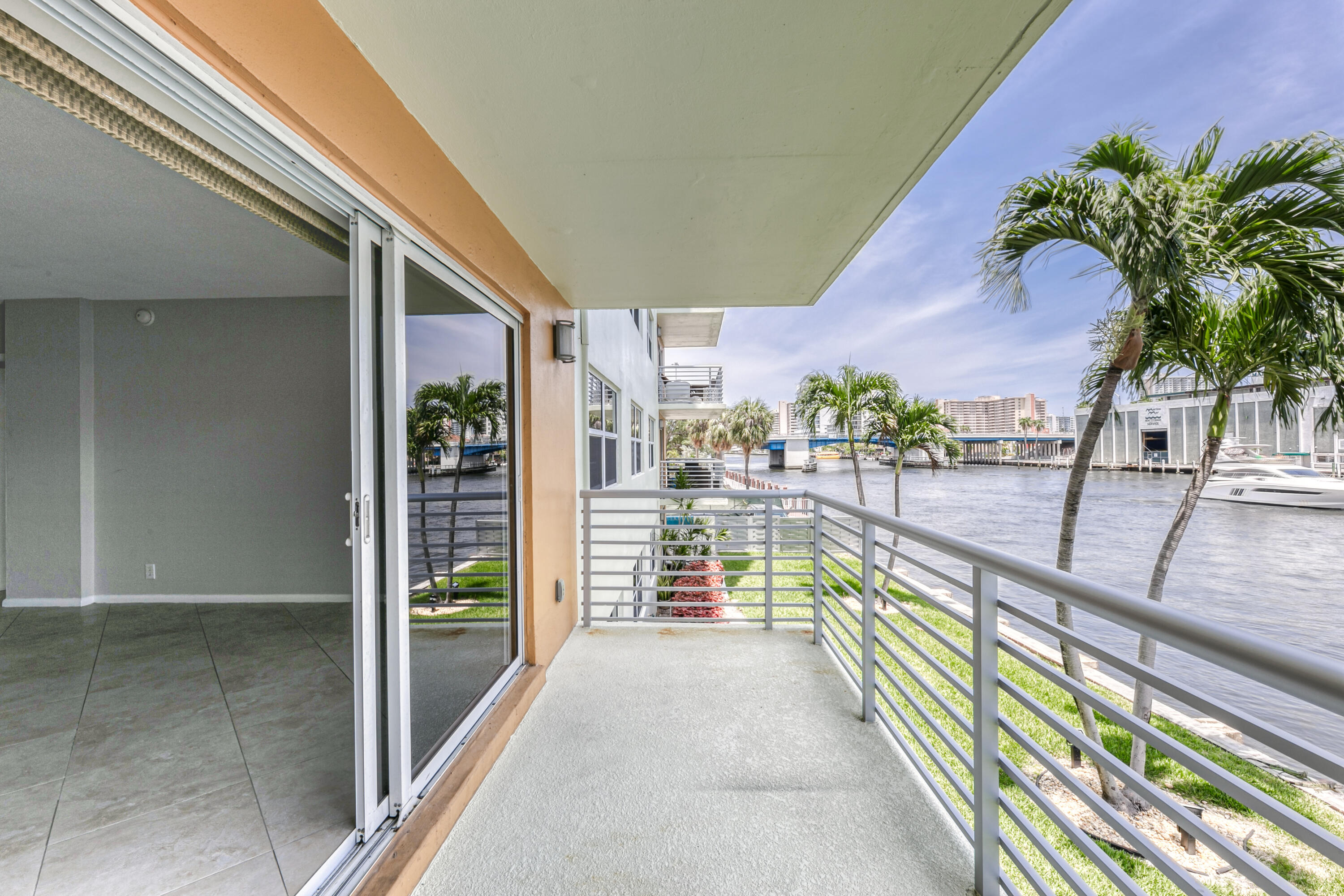LAUDERDALE TOWER CONDO - Residential