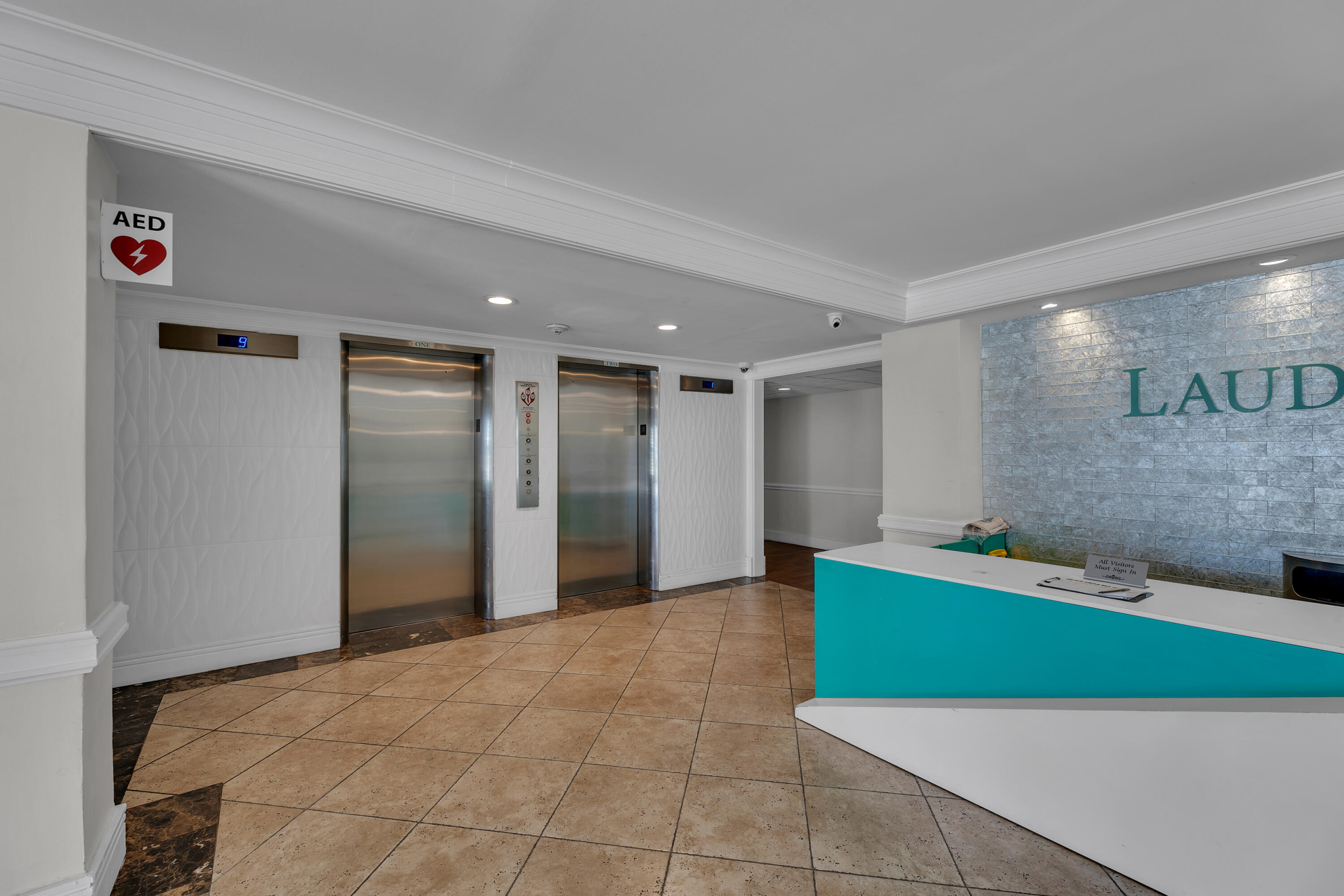 LAUDERDALE TOWER CONDO - Residential