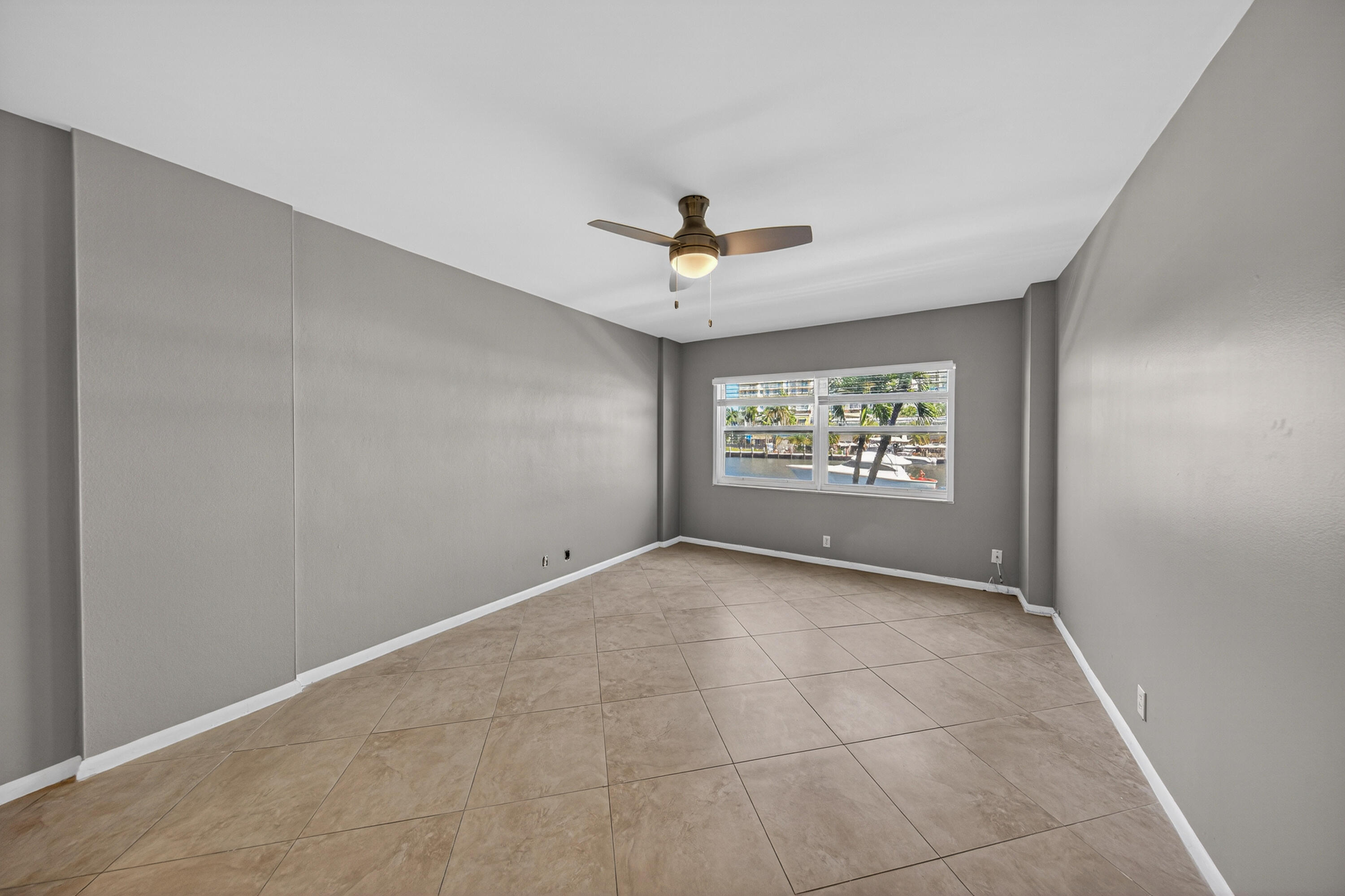 LAUDERDALE TOWER CONDO - Residential