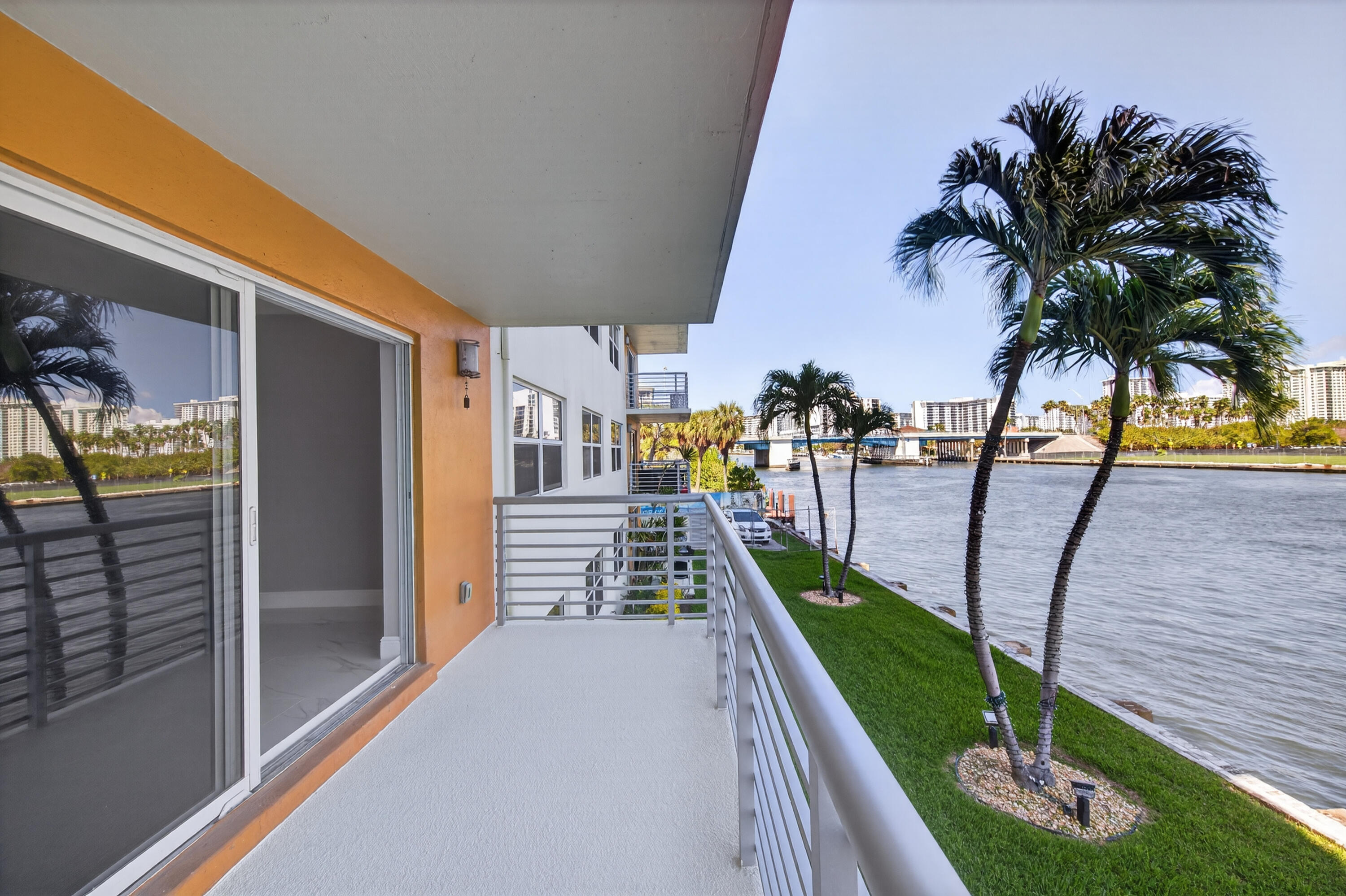 LAUDERDALE TOWER CONDO - Residential