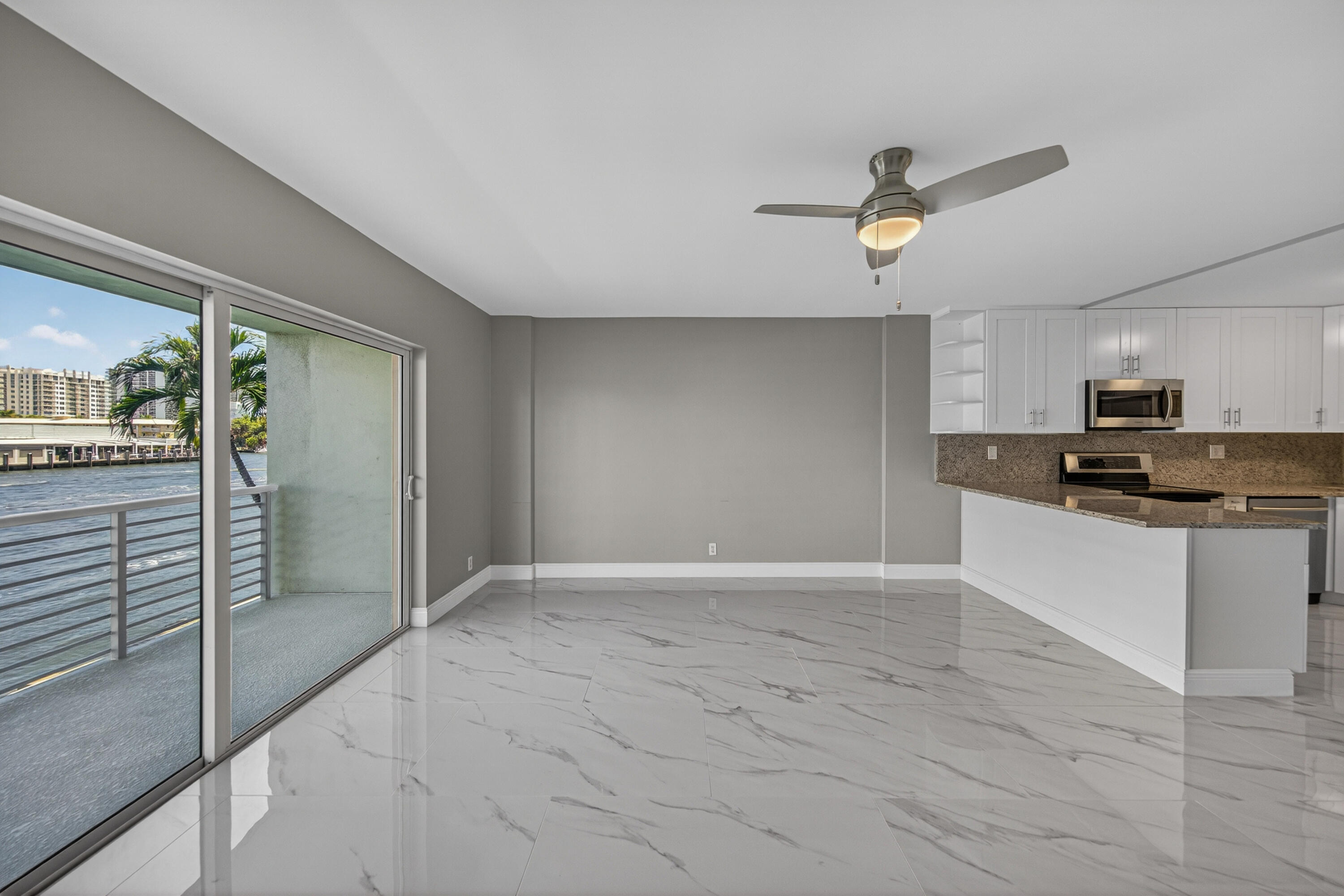LAUDERDALE TOWER CONDO - Residential