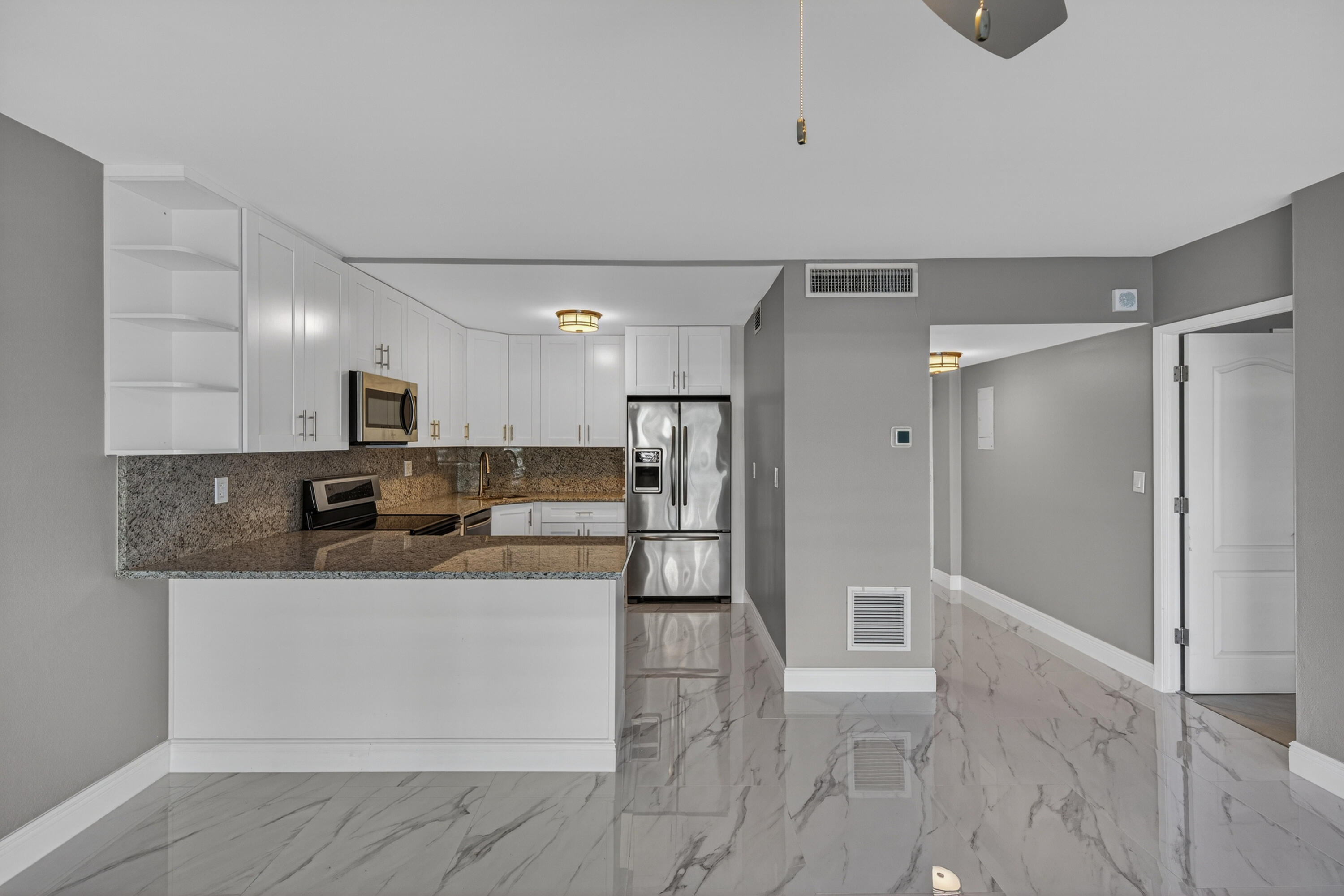 LAUDERDALE TOWER CONDO - Residential