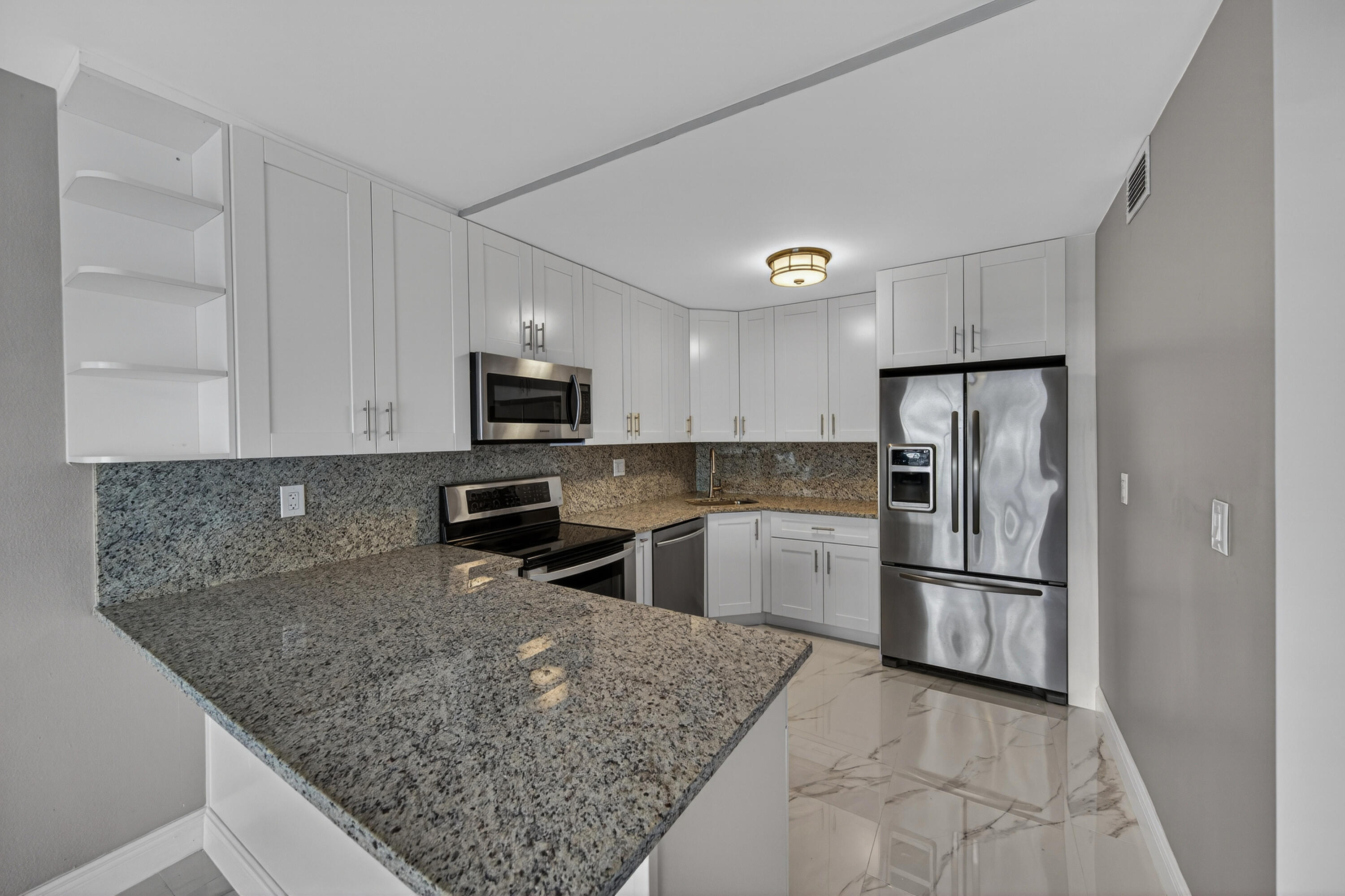 LAUDERDALE TOWER CONDO - Residential