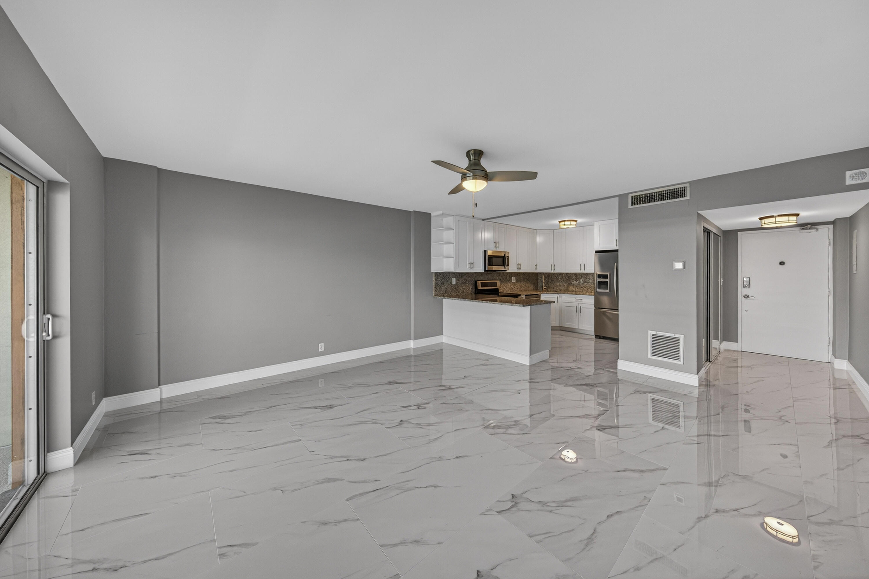 LAUDERDALE TOWER CONDO - Residential
