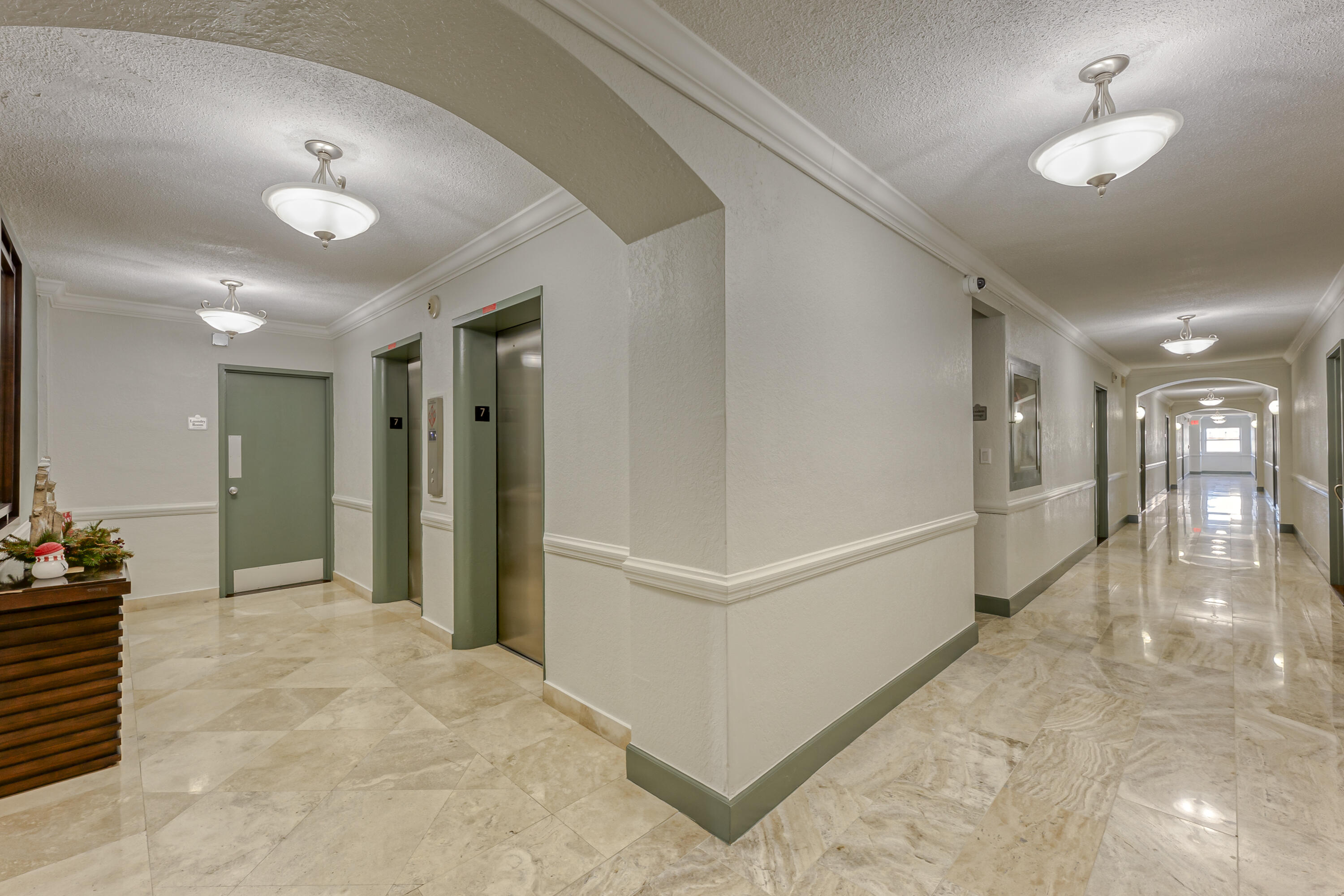 LAUDERDALE TOWER CONDO - Residential