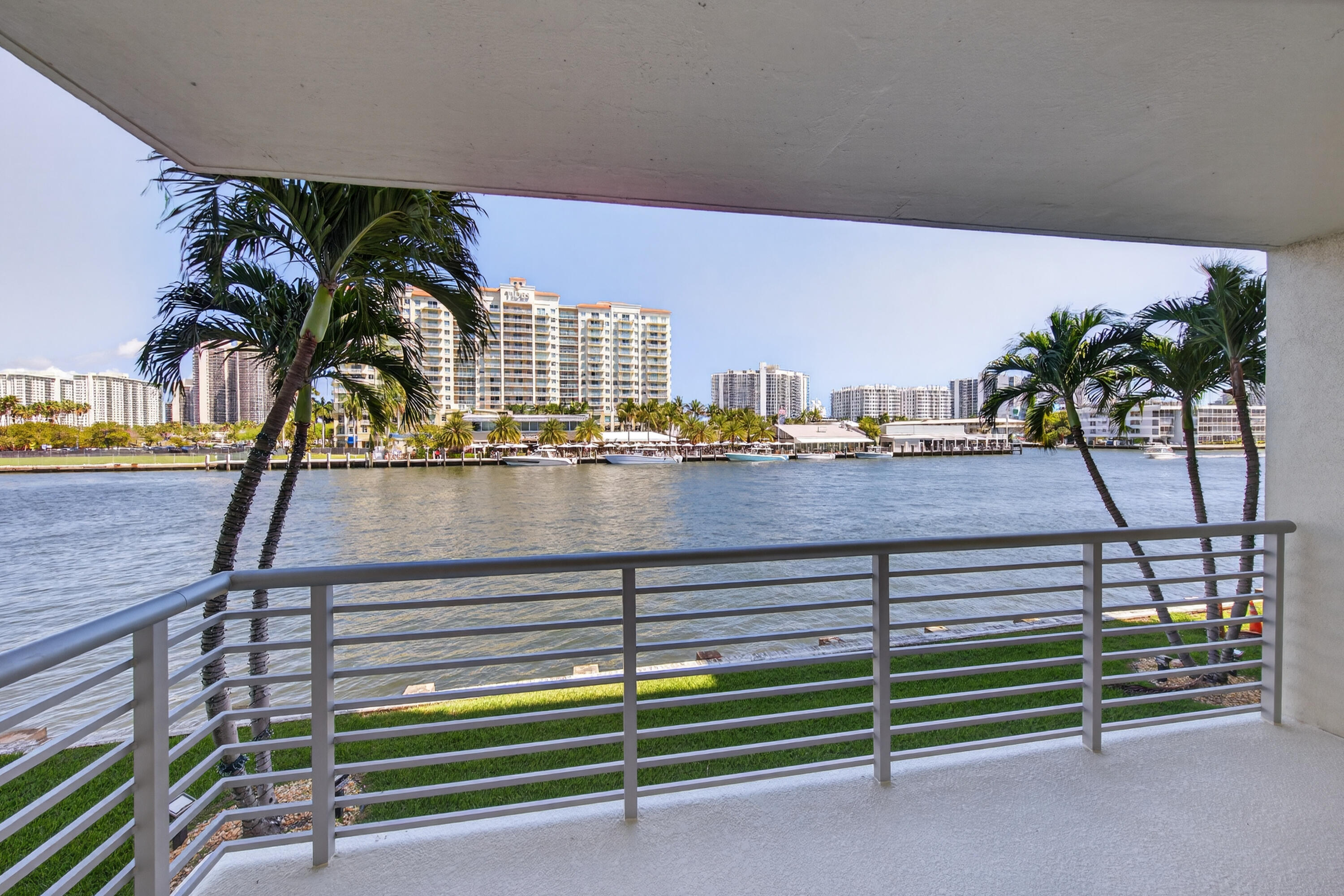 LAUDERDALE TOWER CONDO - Residential