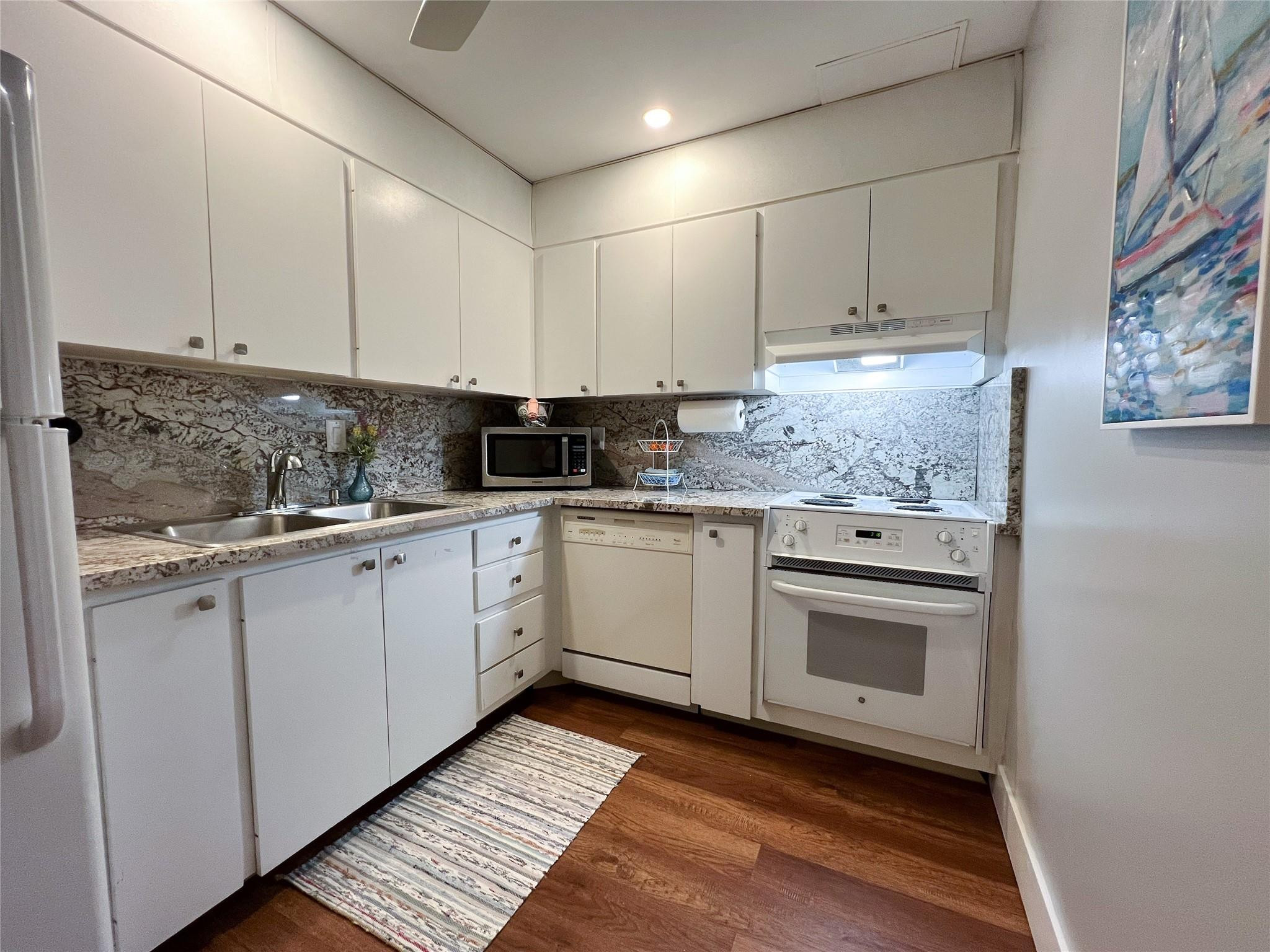 Bay Colony Club Condo - Residential Lease