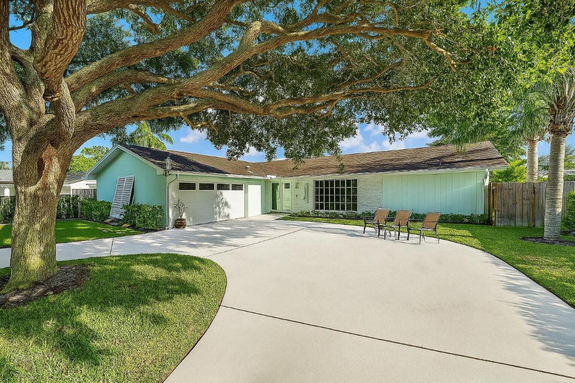 4193 Hyacinth Circle N