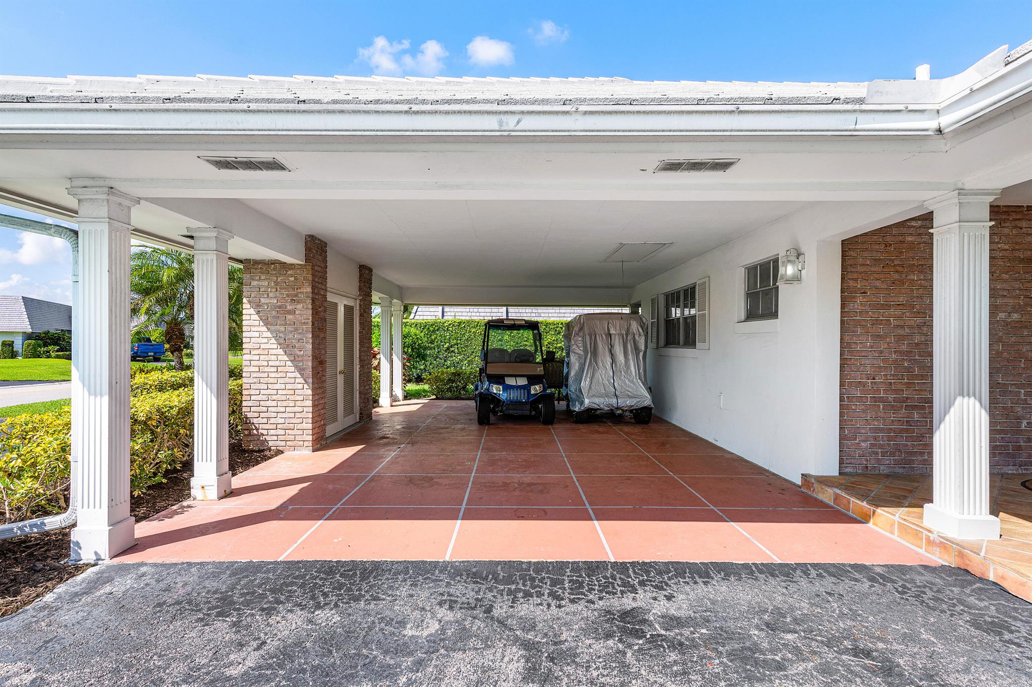 367 Villa Drive S