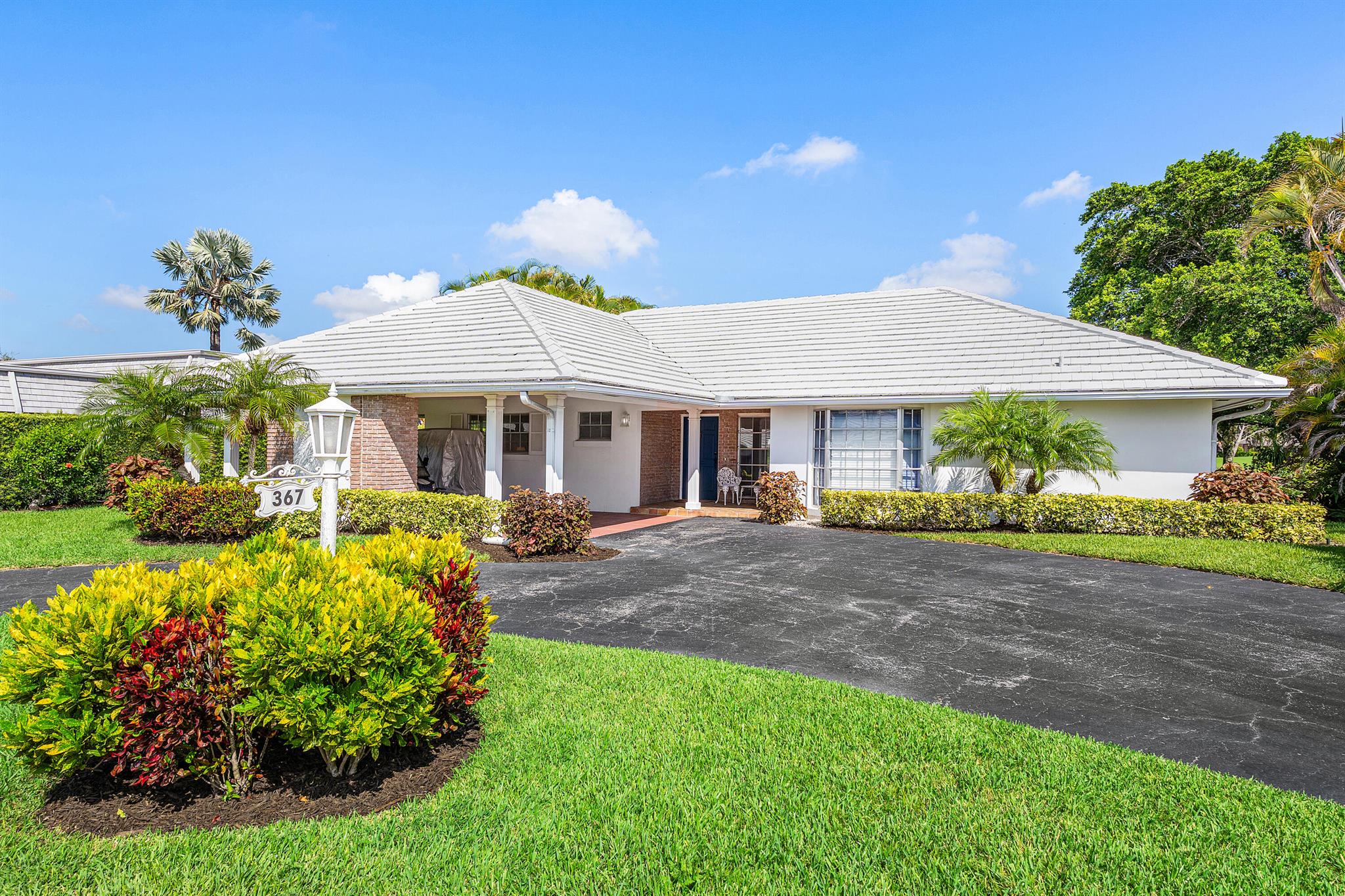367 Villa Drive S