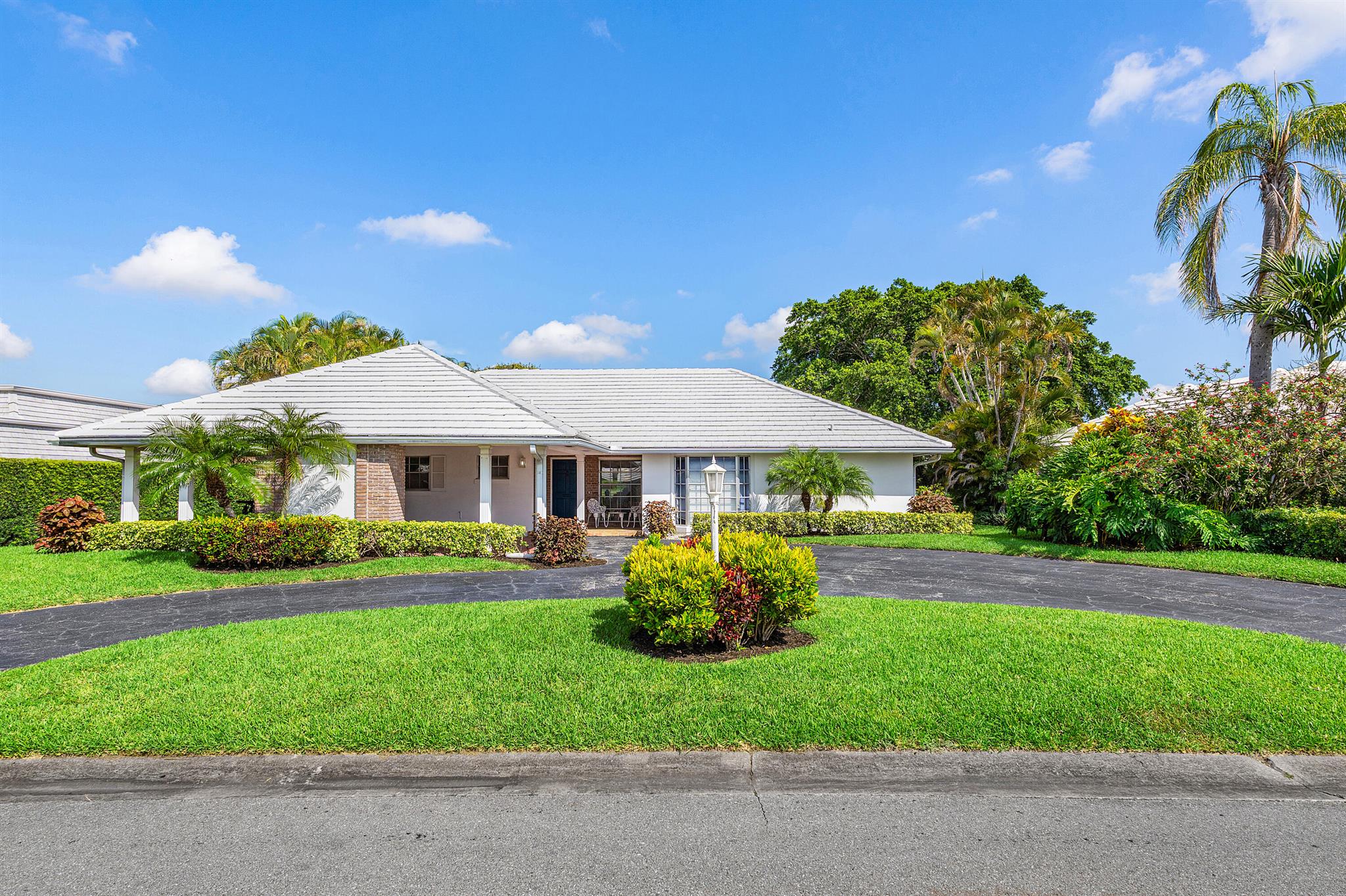 367 Villa Drive S