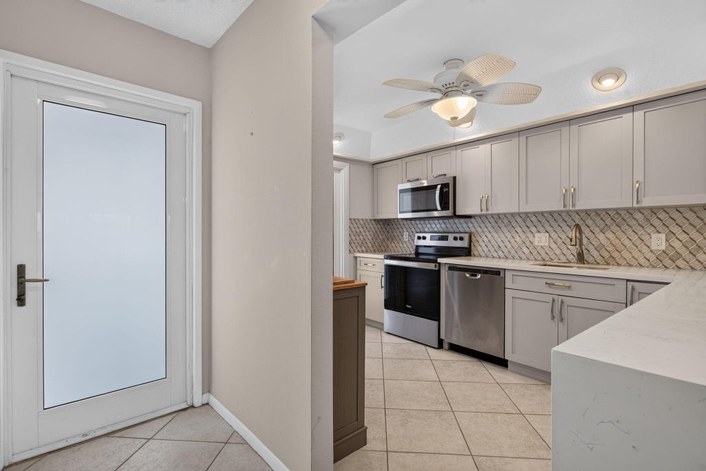 Photo of 2731 NE 14TH ST Causeway #702, Pompano Beach, FL 33062 (MLS # B26073118)