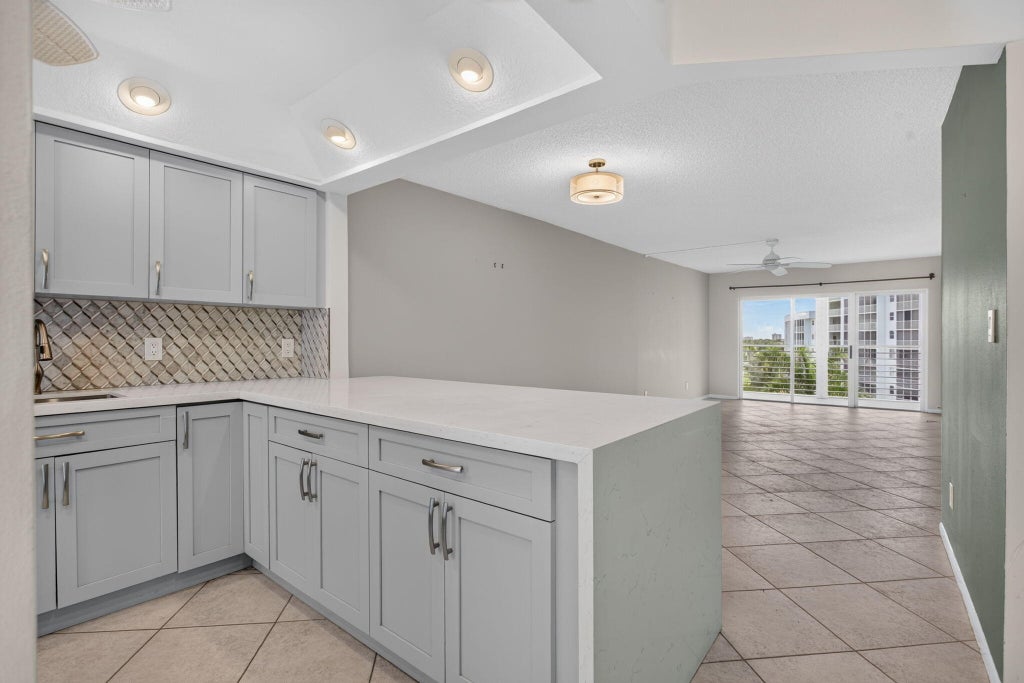 Photo of 2731 NE 14TH ST Causeway #702, Pompano Beach, FL 33062 (MLS # B26073118)