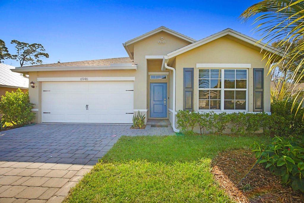 Photo of 6946 Palm Garden Street, Jupiter, FL 33458 (MLS # R10944851)