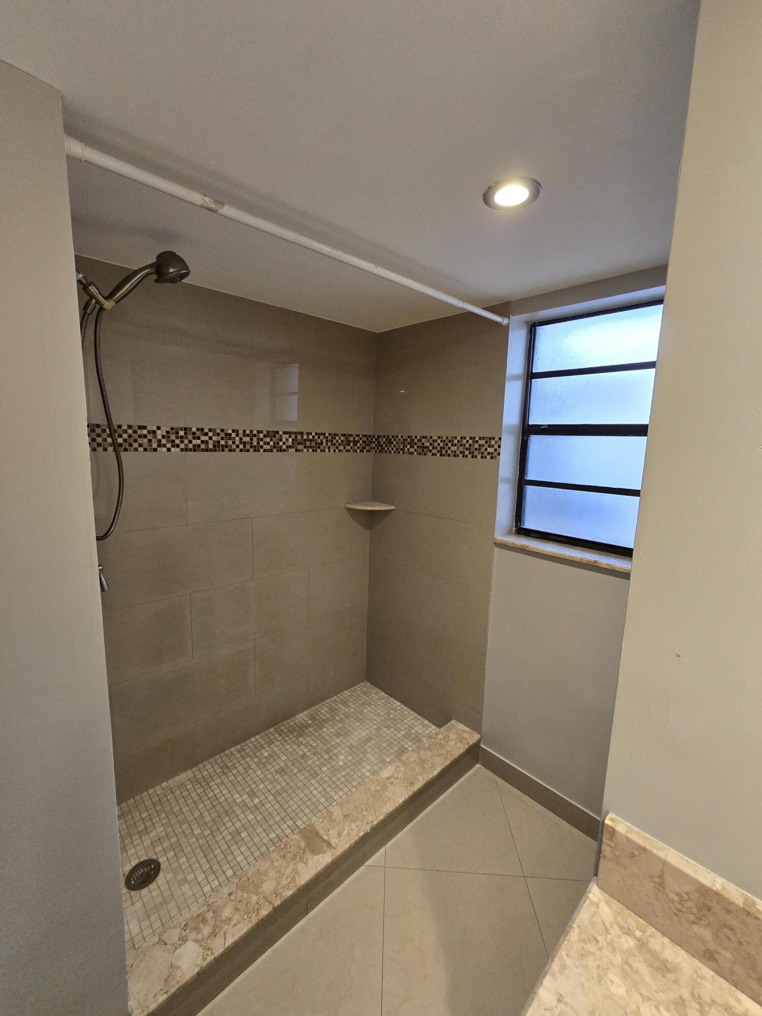 Blue Lake Apts Condo - Residential Lease