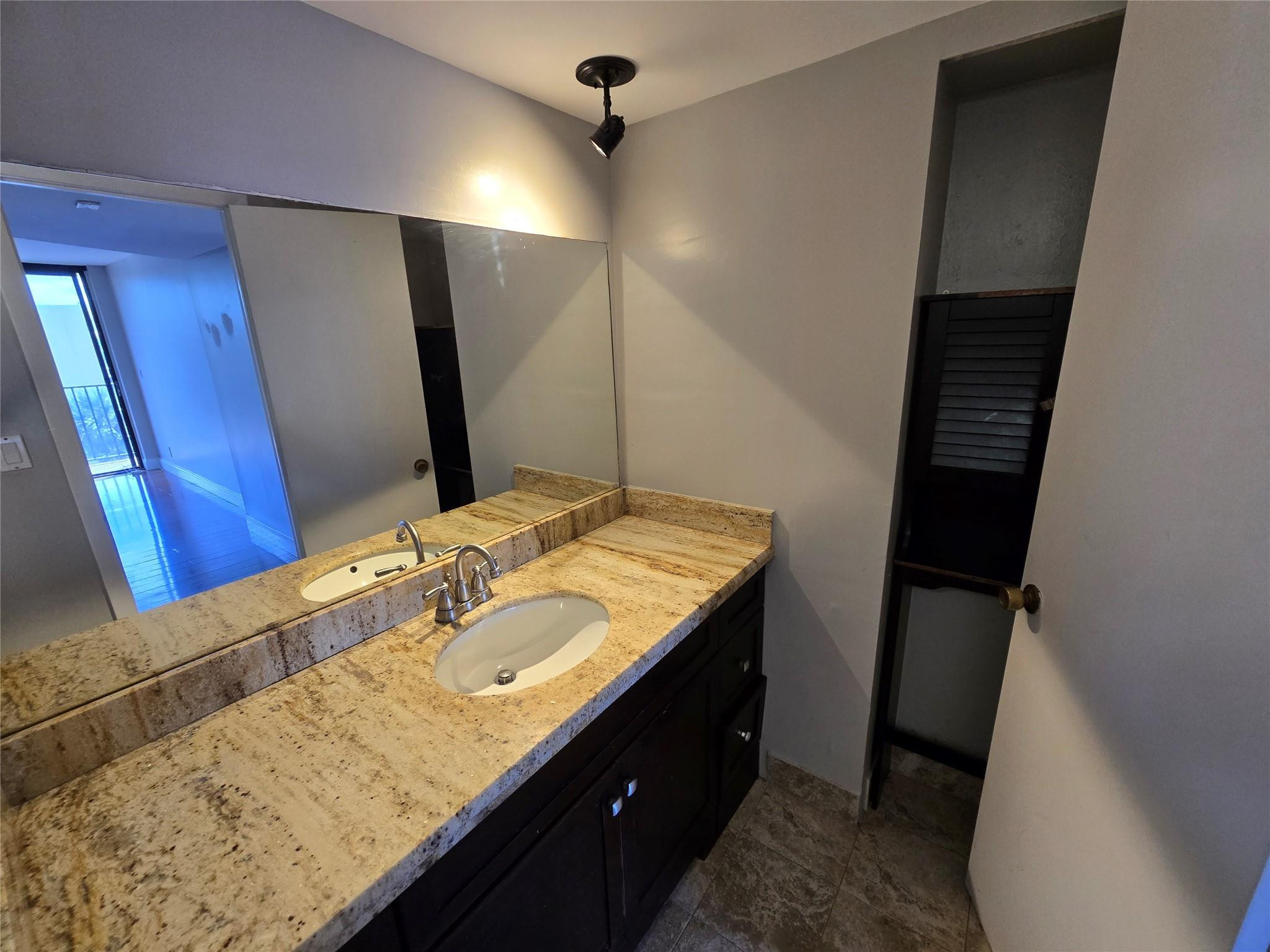 Blue Lake Apts Condo - Residential Lease