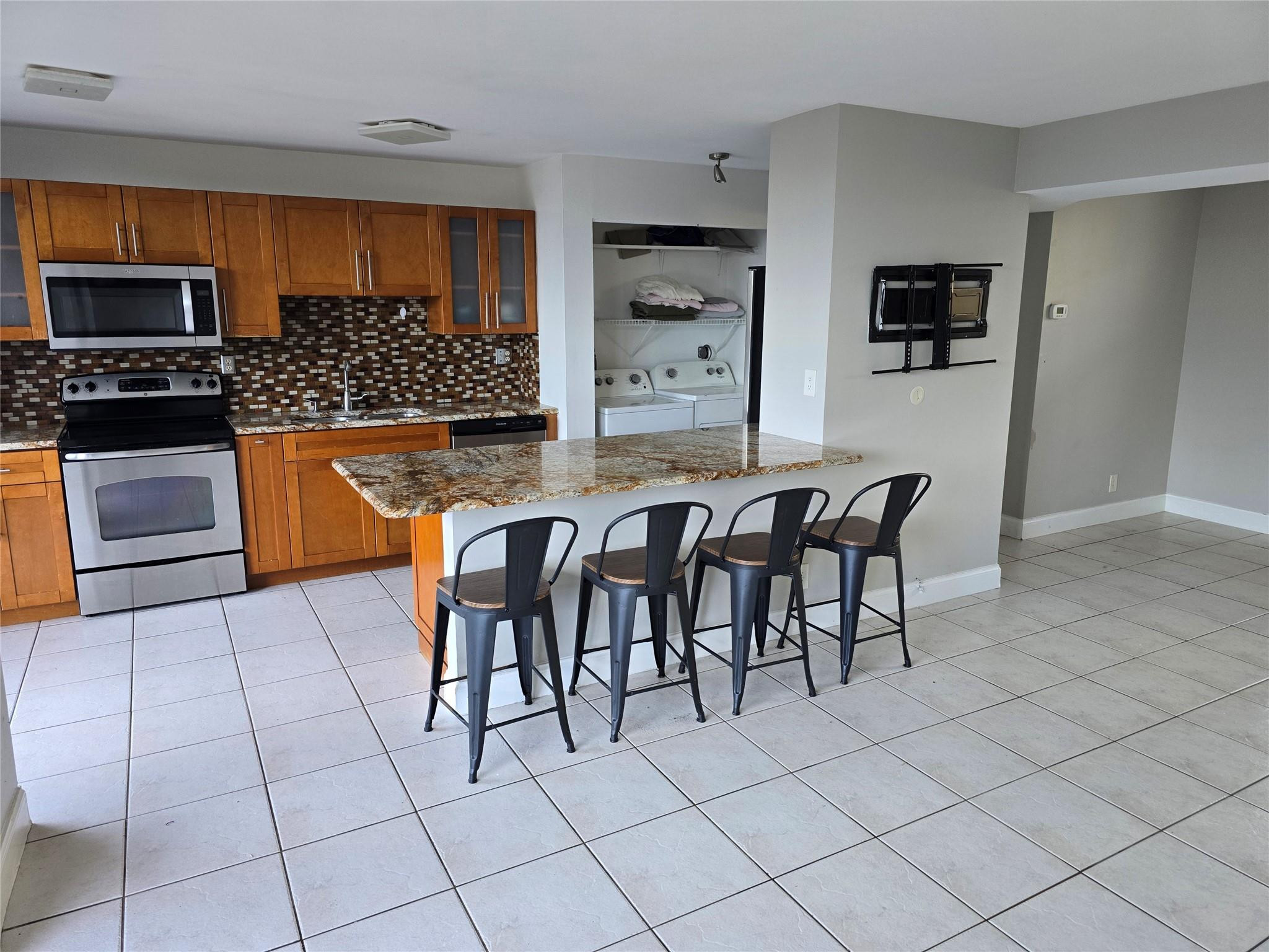 Blue Lake Apts Condo - Residential Lease