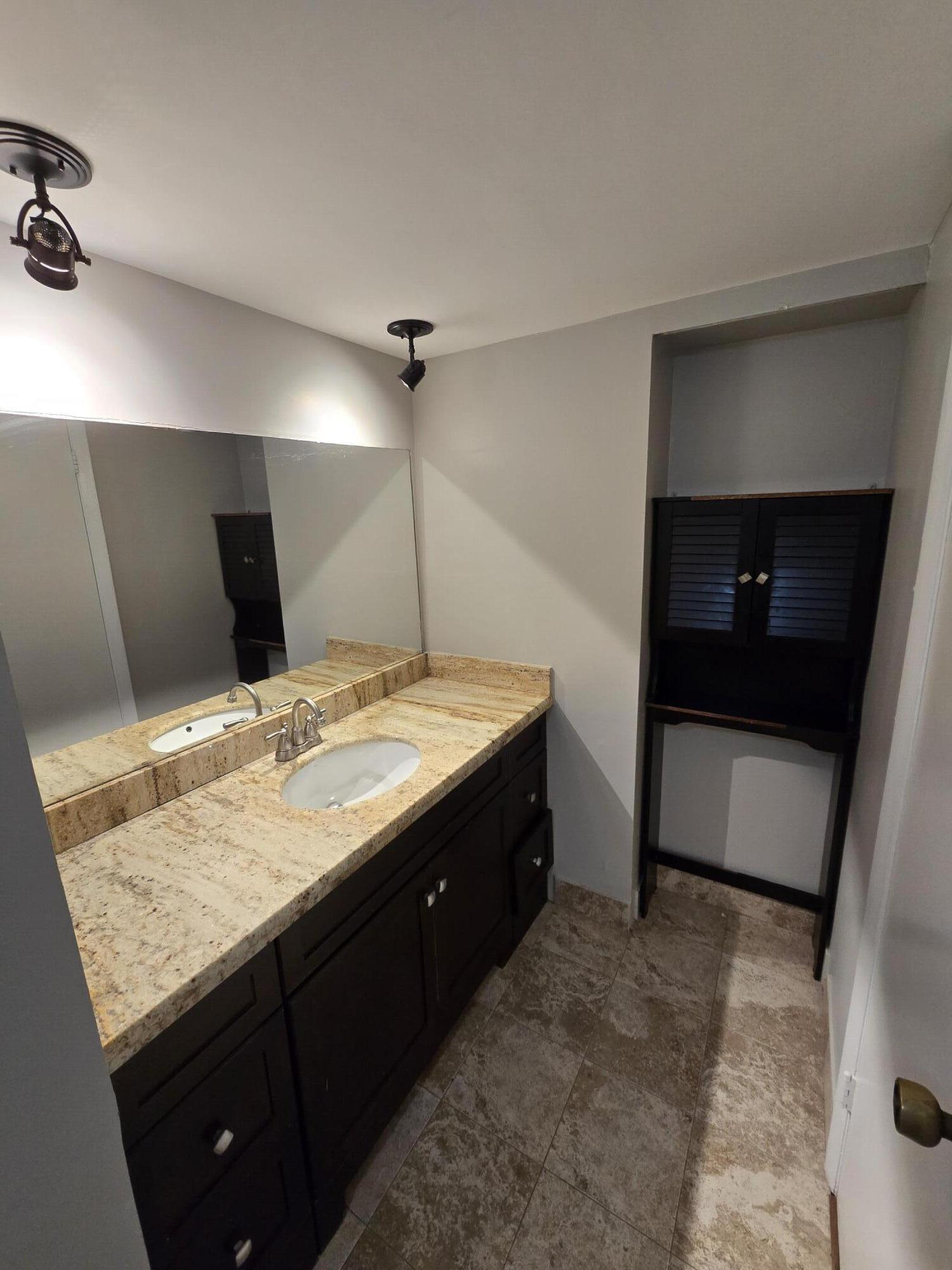 Blue Lake Apts Condo - Residential Lease