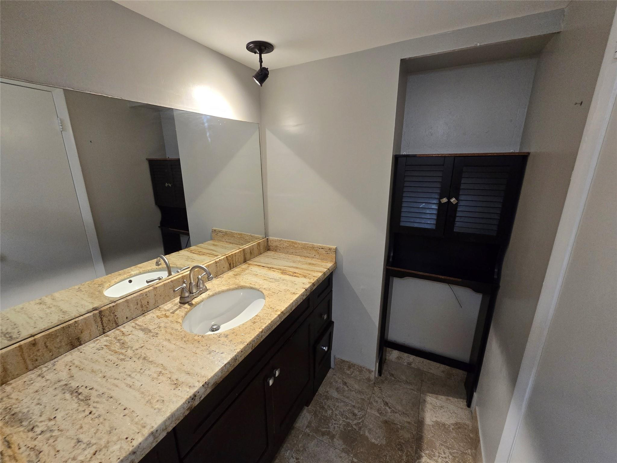 Blue Lake Apts Condo - Residential Lease