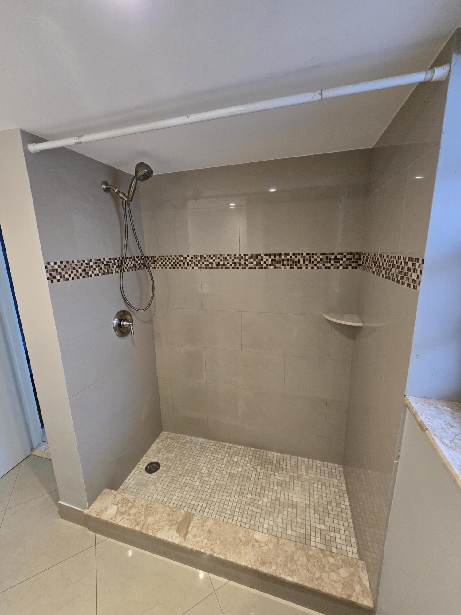 Blue Lake Apts Condo - Residential Lease