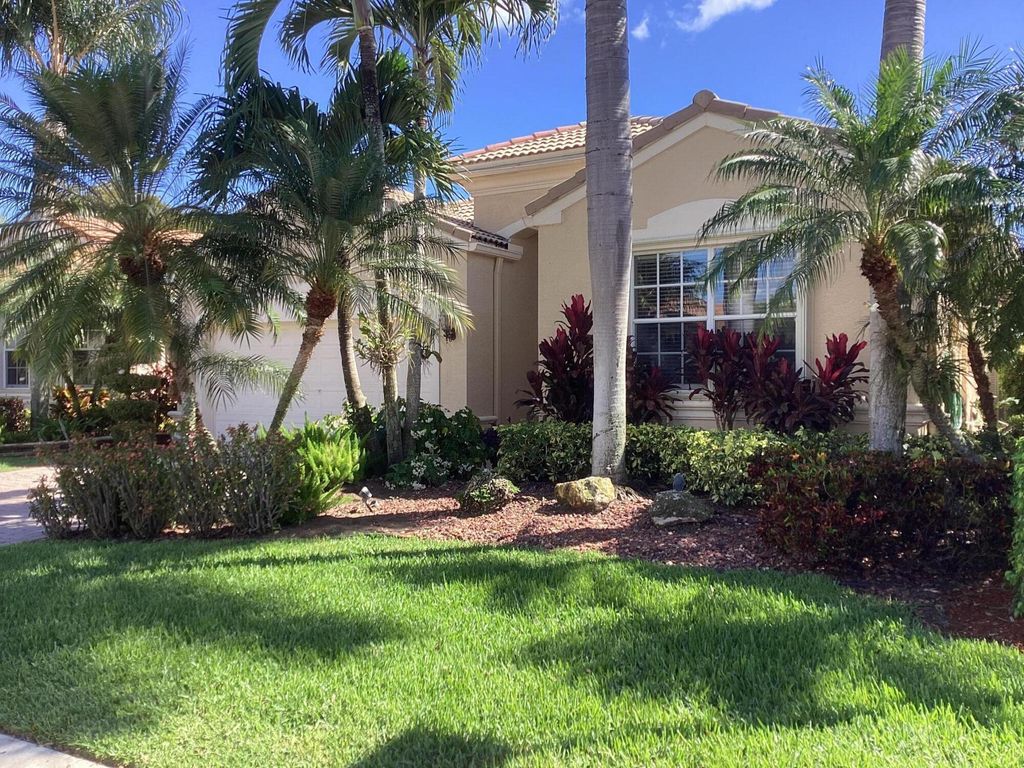 Photo of 7811 Lando Avenue, Boynton Beach, FL 33437 (MLS # R11123408)