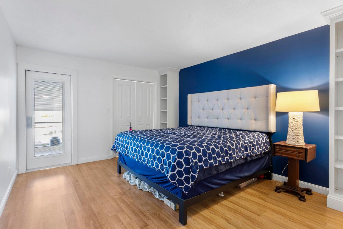 HAMPSHIRE ARMS CONDO APTS LT 181 (LESS W 8.5 FT) A - Residential