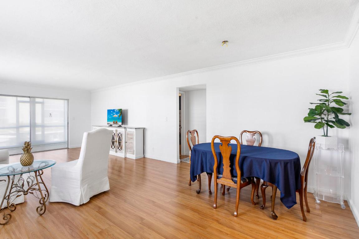 HAMPSHIRE ARMS CONDO APTS LT 181 (LESS W 8.5 FT) A - Residential