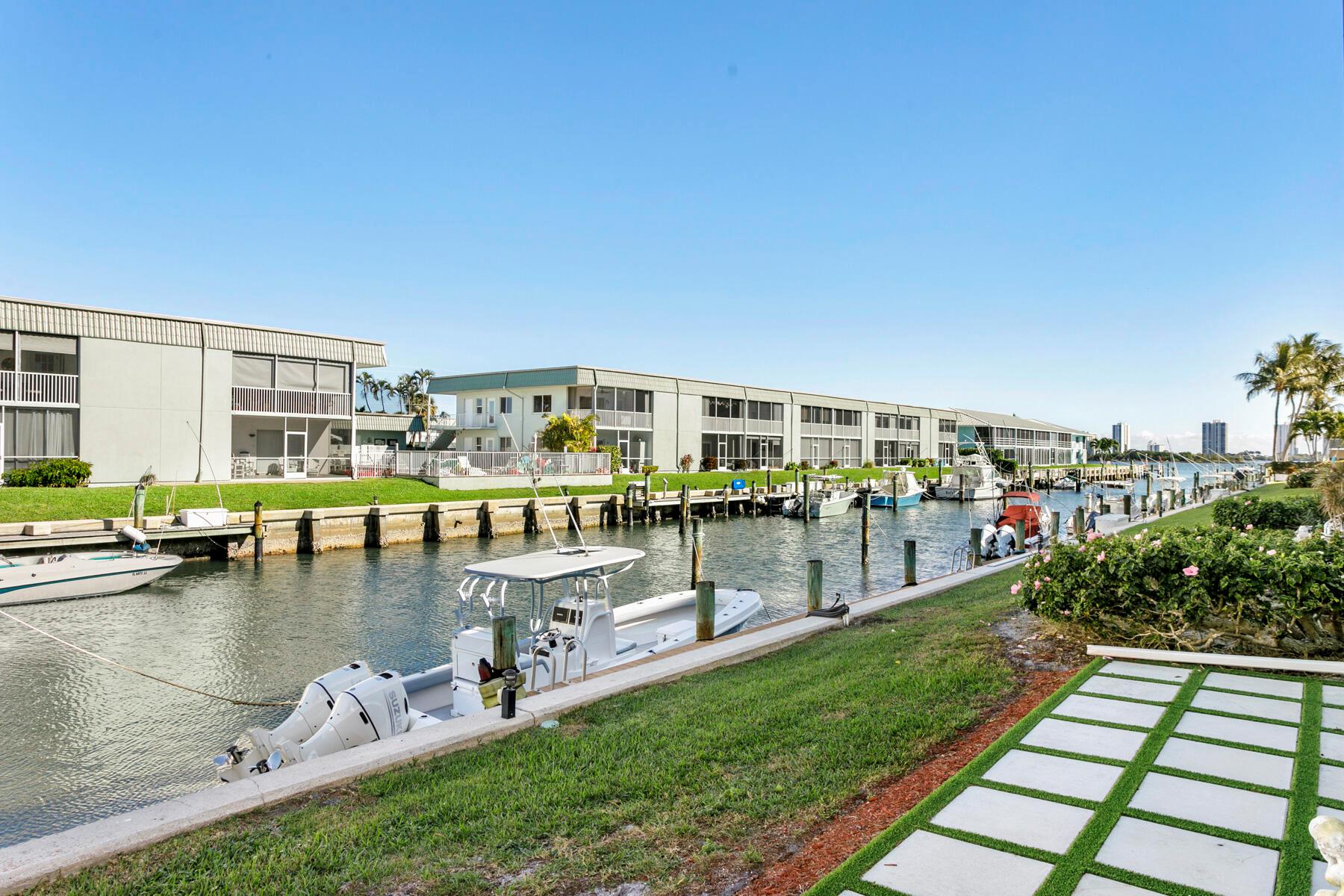 HAMPSHIRE ARMS CONDO APTS - Residential