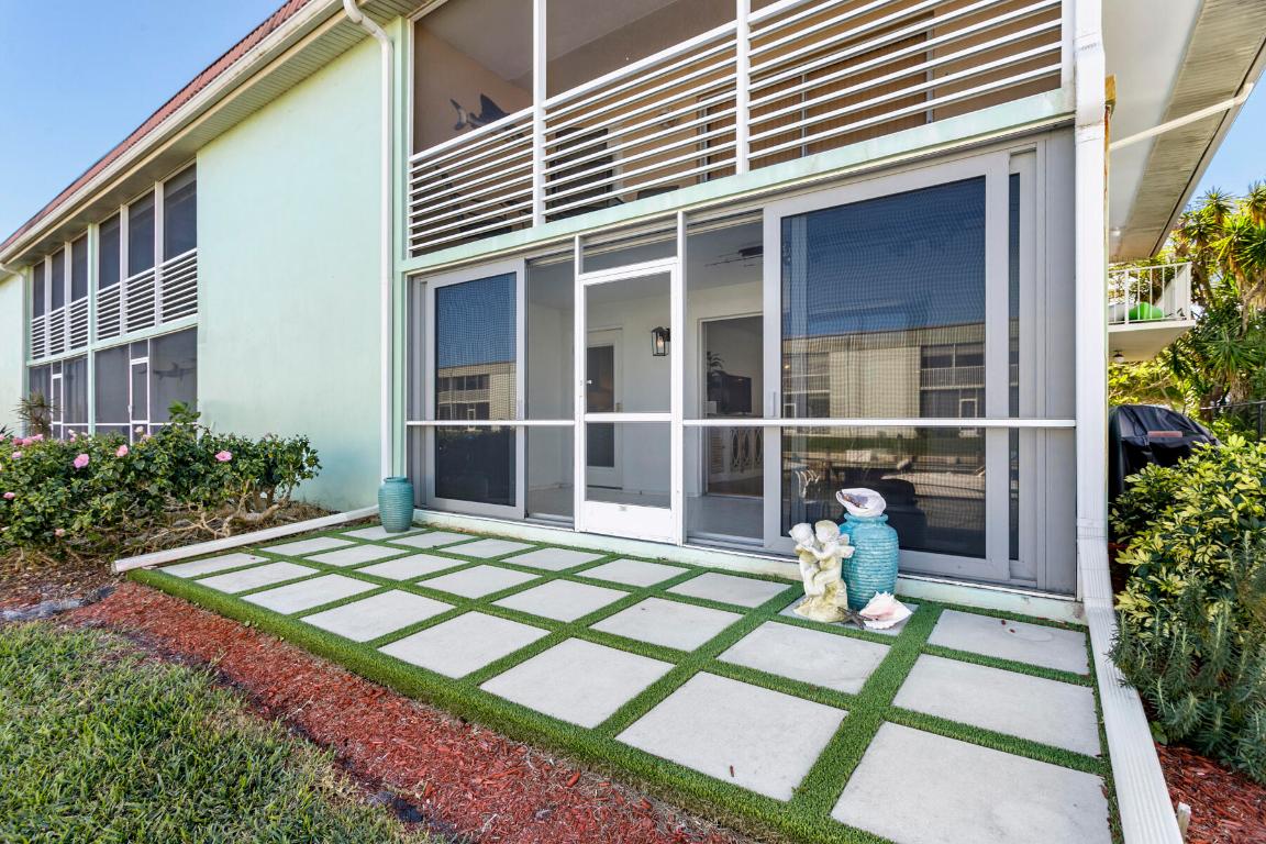 HAMPSHIRE ARMS CONDO APTS LT 181 (LESS W 8.5 FT) A - Residential