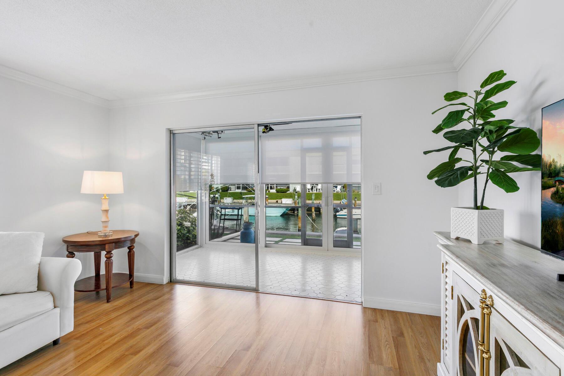 HAMPSHIRE ARMS CONDO APTS - Residential