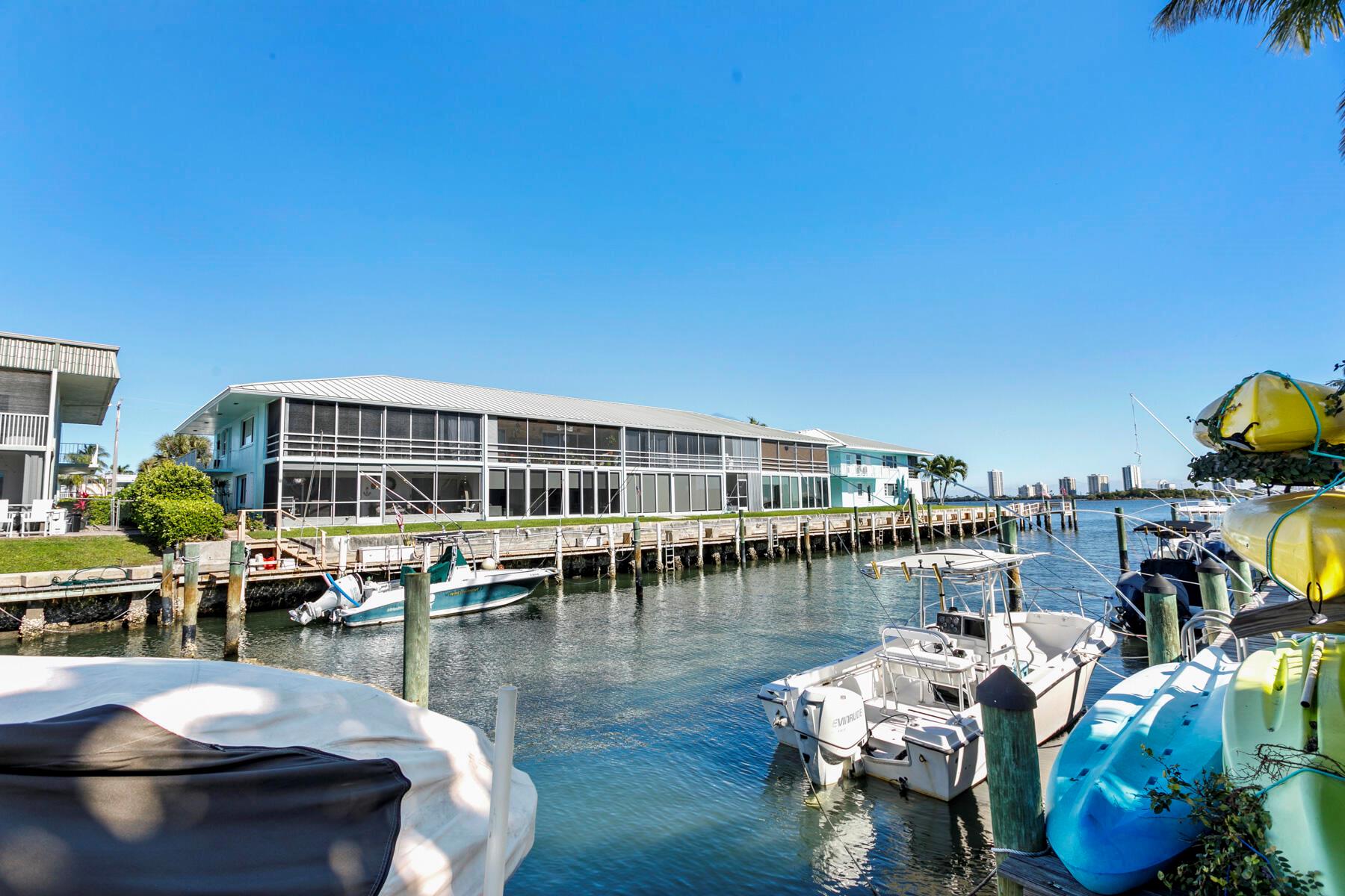 HAMPSHIRE ARMS CONDO APTS - Residential