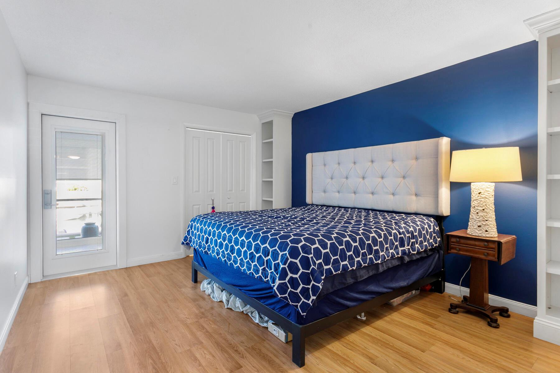 HAMPSHIRE ARMS CONDO APTS - Residential