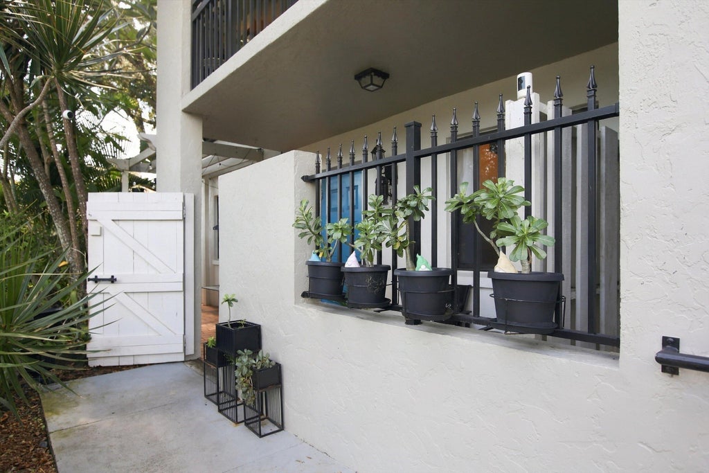 Photo of 2906 SW 21st Terrace #311D, Delray Beach, FL 33445 (MLS # B26089595)