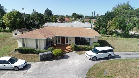 1675 E Breezy Lane West Palm Beach FL 33417