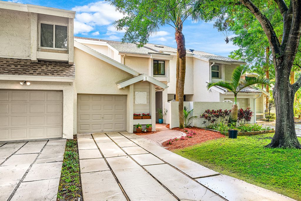 Photo of 6595 Parkview Drive #D, Boca Raton, FL 33433 (MLS # B26005712)