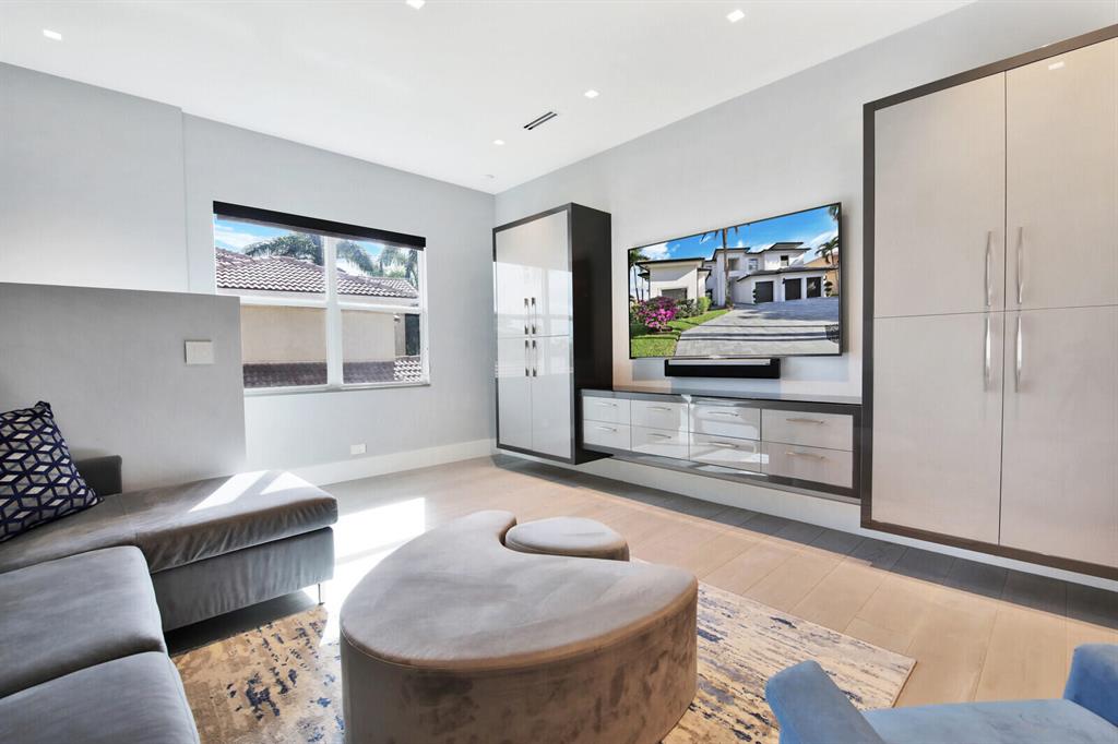 Mizner Country Club - Residential