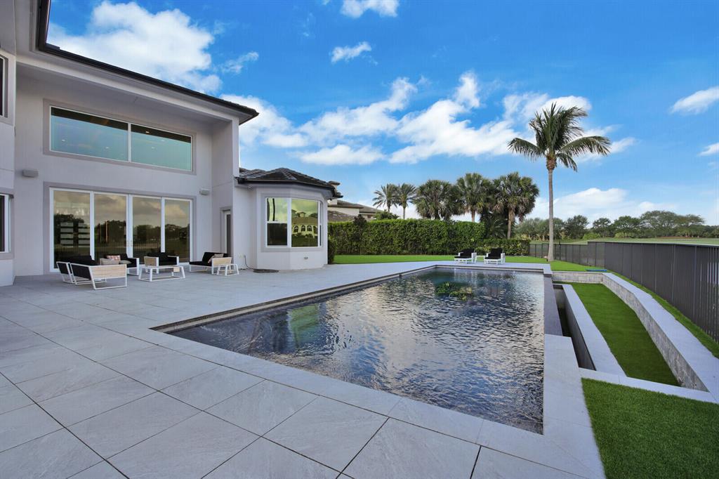 Mizner Country Club - Residential