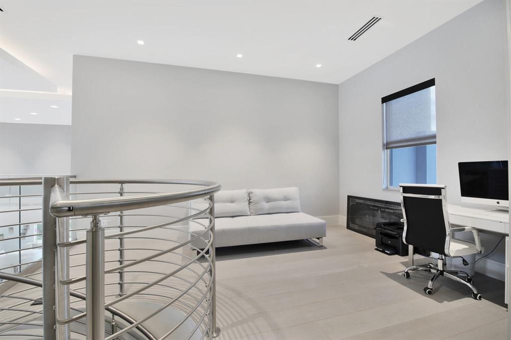 Mizner Country Club - Residential