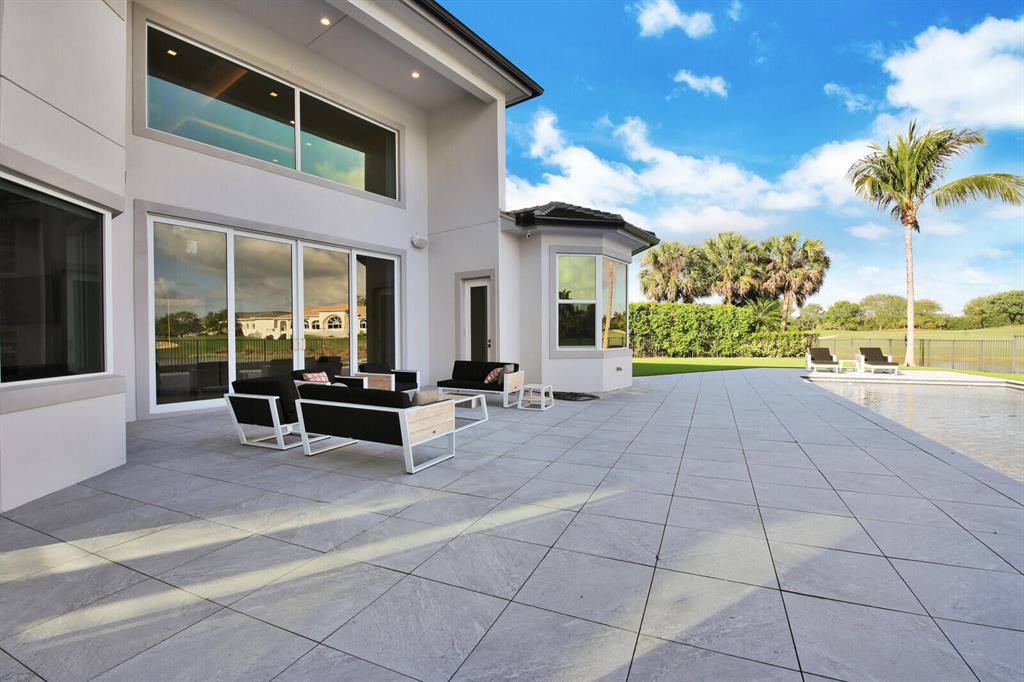 Mizner Country Club - Residential