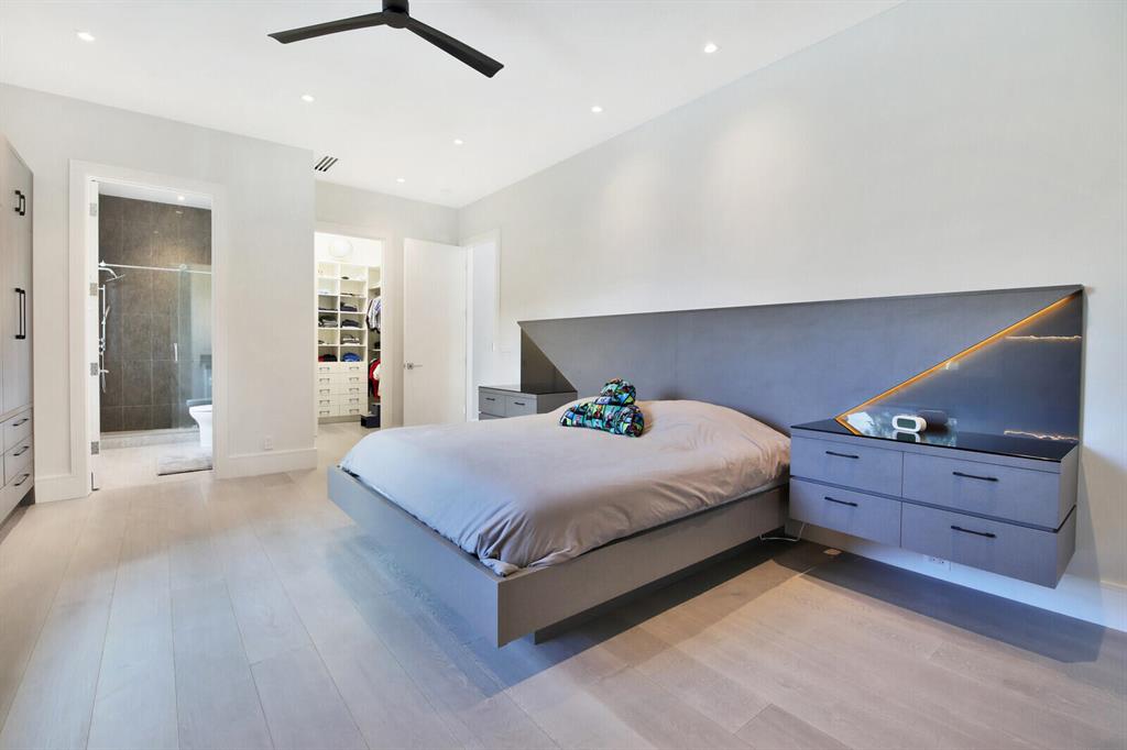 Mizner Country Club - Residential