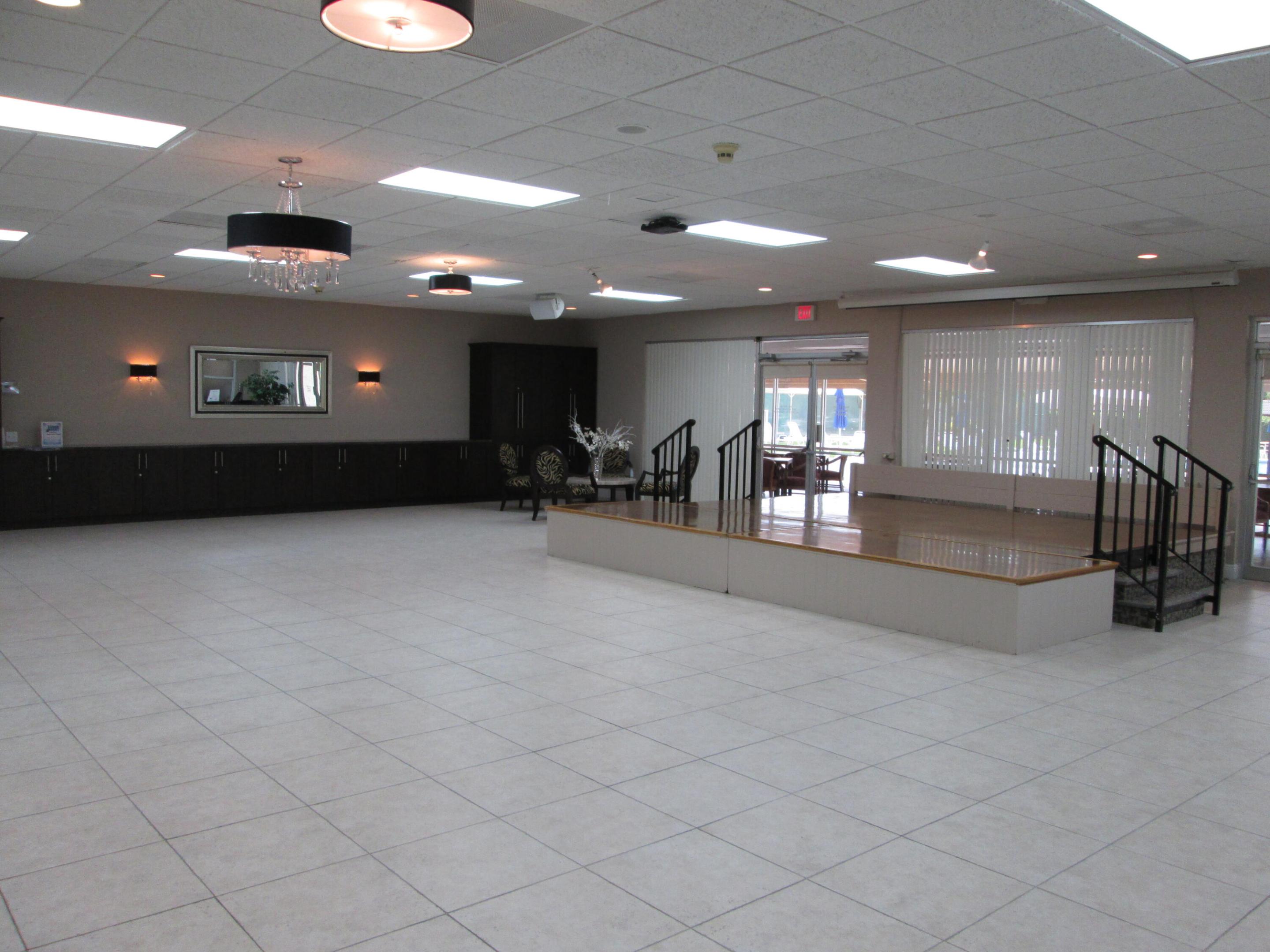 GOLDEN LAKES VILLAGE - Residential