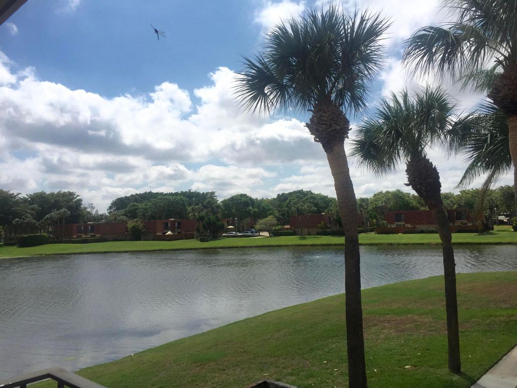 Photo of 112 E Live Oak Lane, Boynton Beach, FL 33436 (MLS # R11071159)