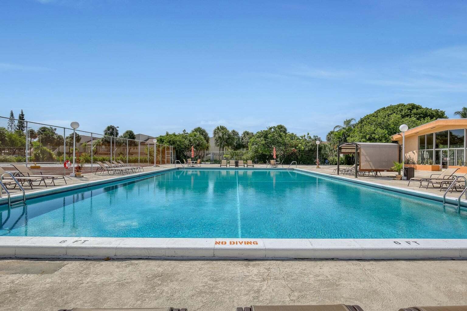 BREAKWATERS OF THE PALM BEACHES CONDO - Residential